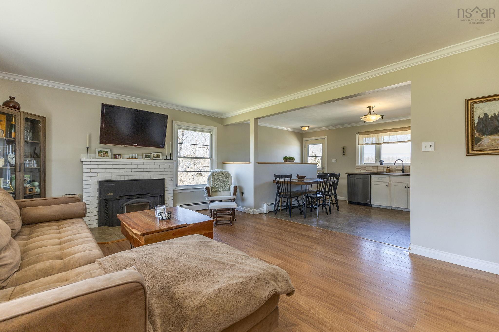 $329,000.00: 5851 Little Harbour Road, Kings Head