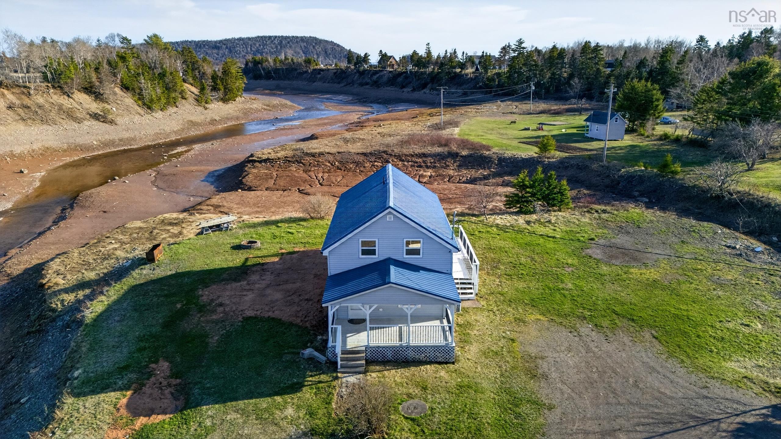 $195,000.00: 376 Highway 2 Highway, Lower Five Islands