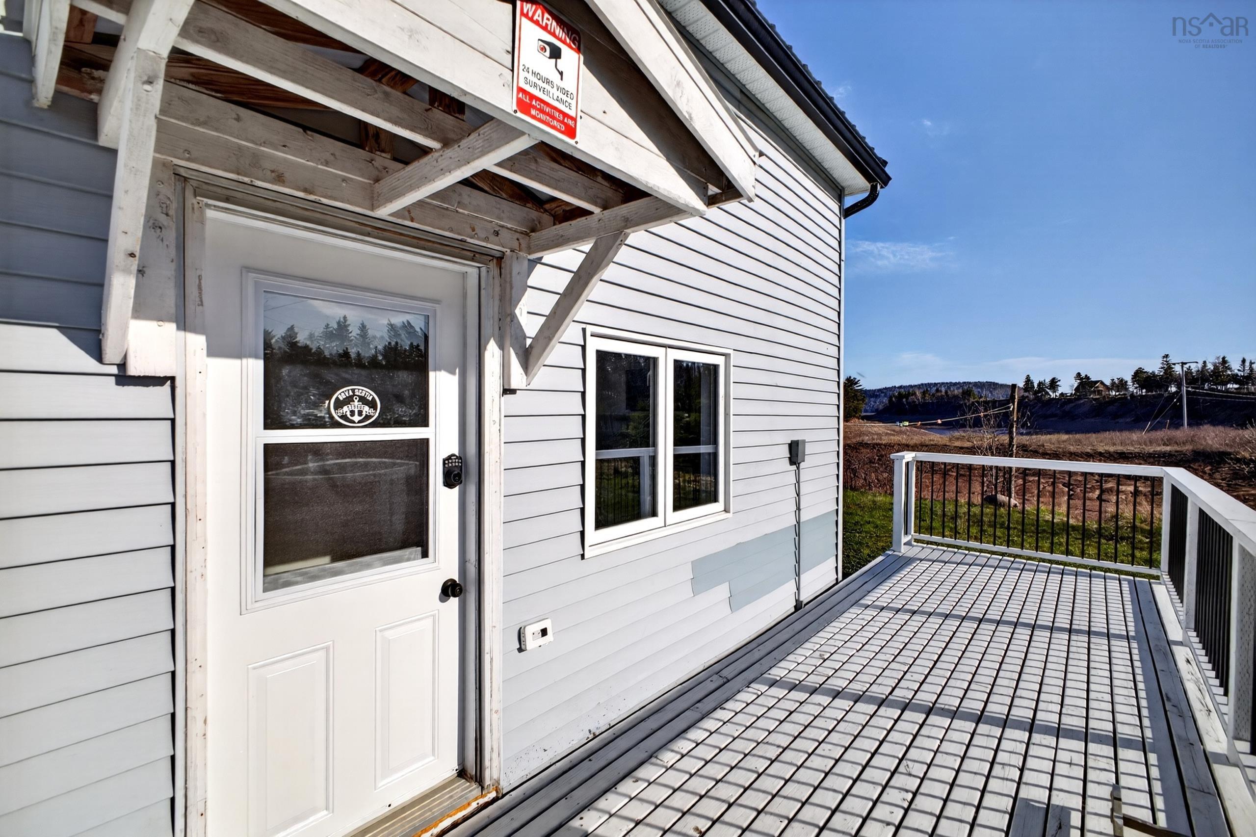 $195,000.00: 376 Highway 2 Highway, Lower Five Islands