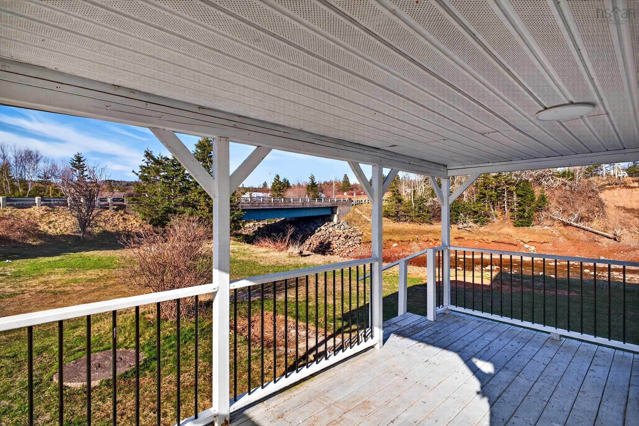 $195,000.00: 376 Highway 2 Highway, Lower Five Islands