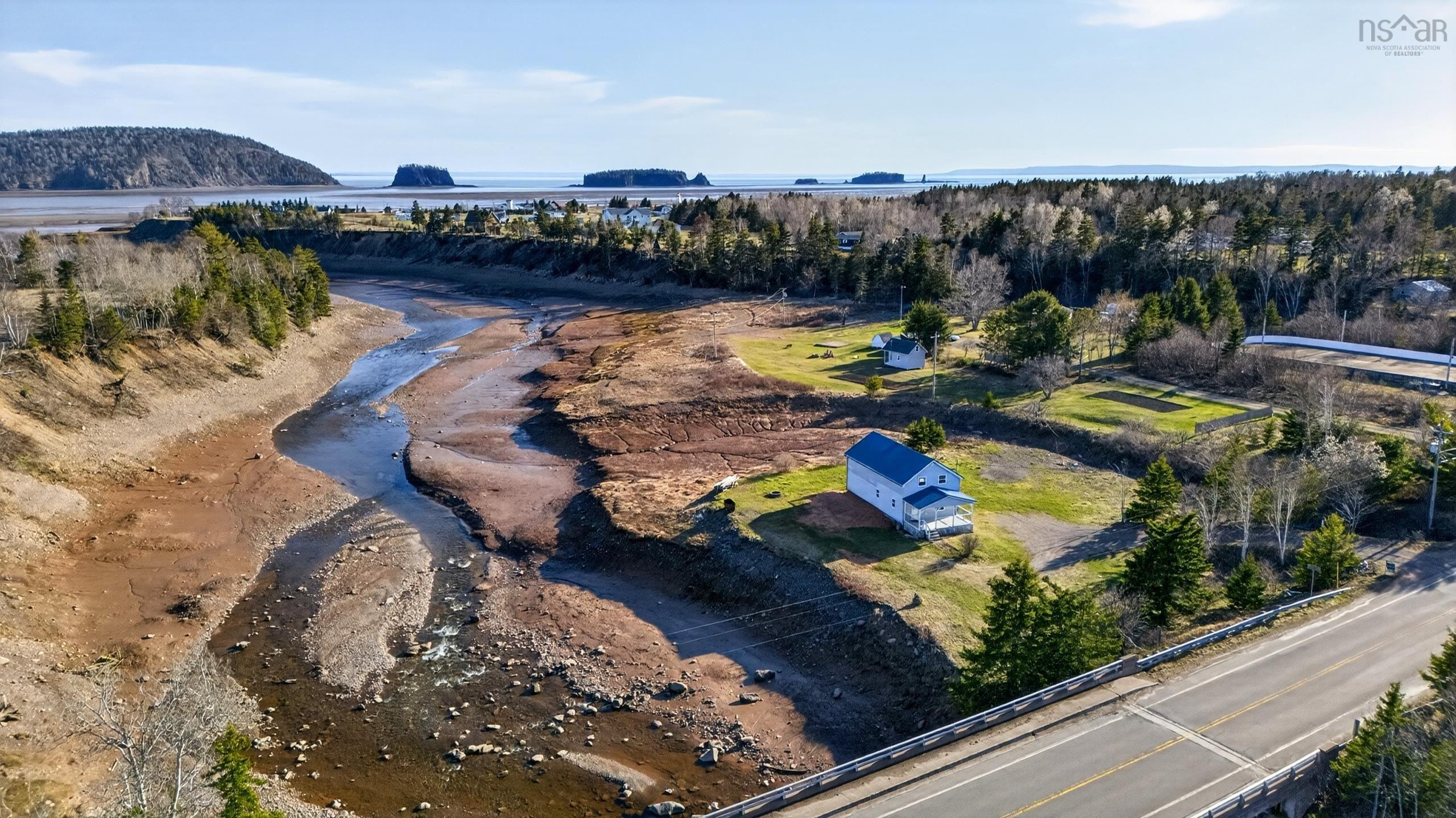 $195,000.00: 376 Highway 2 Highway, Lower Five Islands