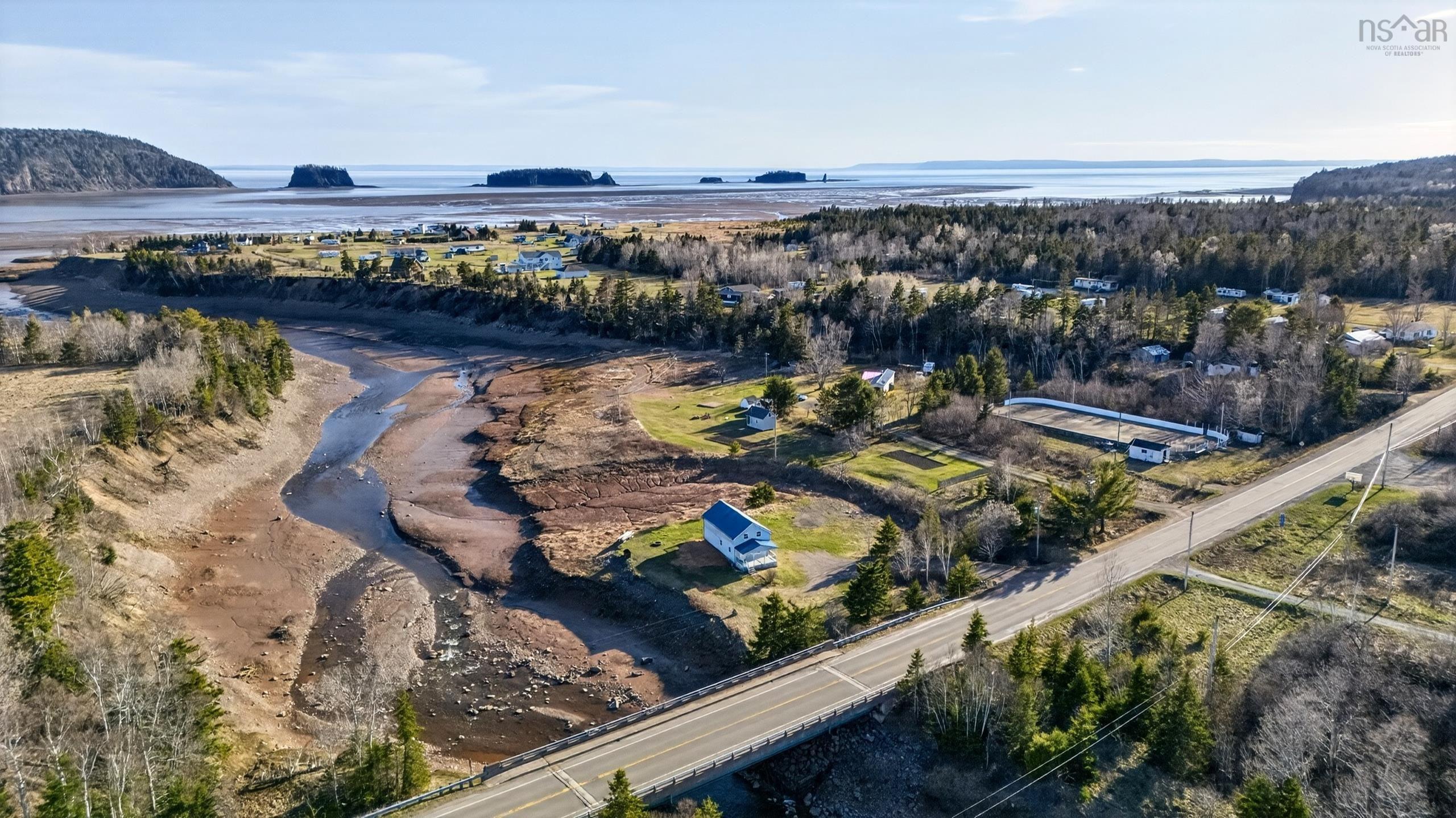 $195,000.00: 376 Highway 2 Highway, Lower Five Islands