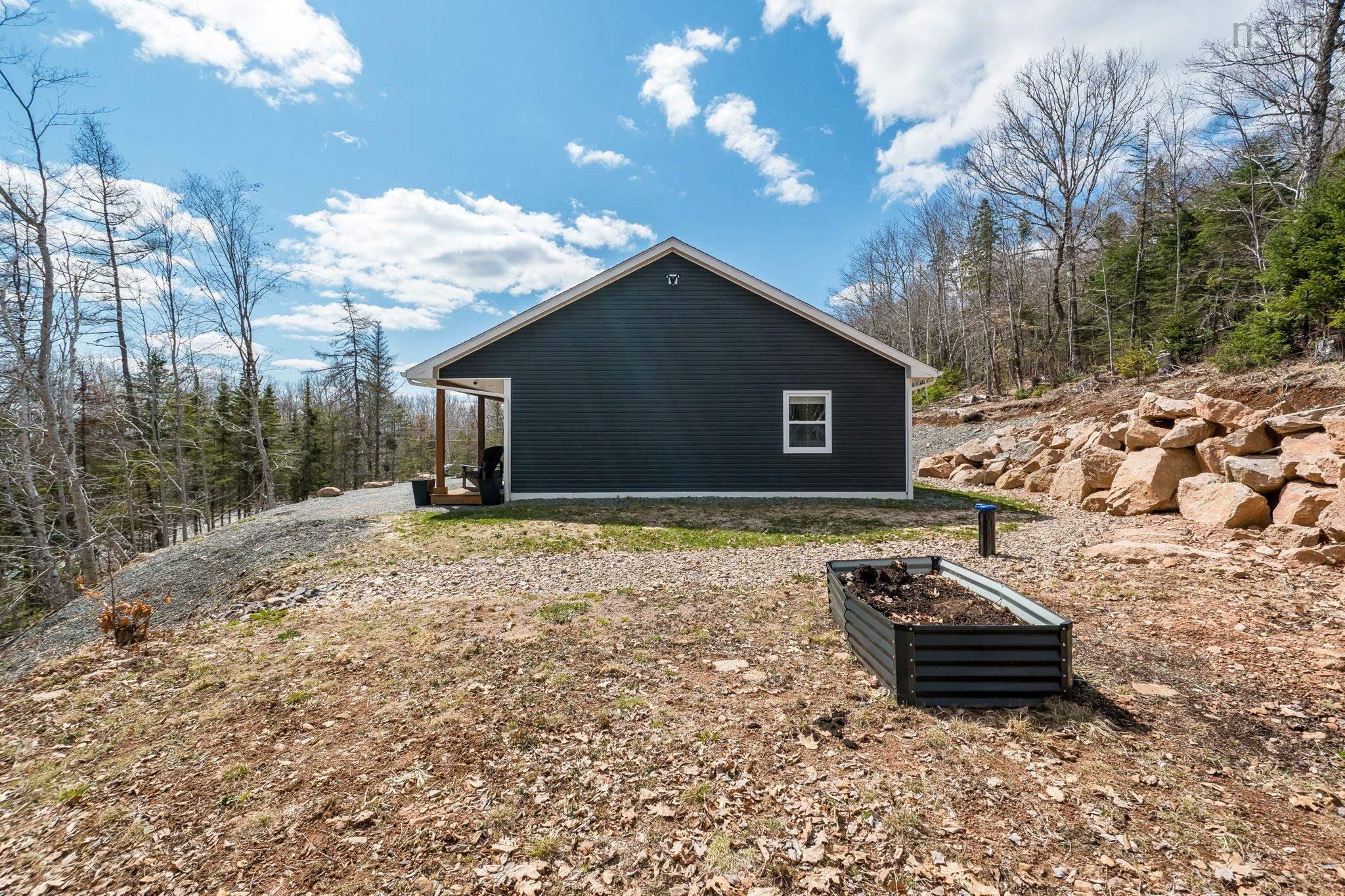 $434,900.00: 2003 Highway 12, Forest Home