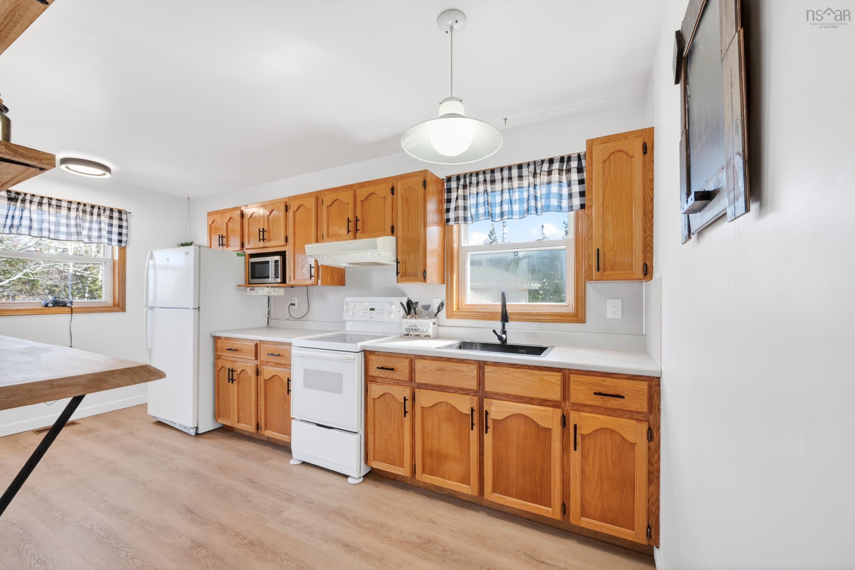 $439,000.00: 6279 Hornes Road, Mira Gut