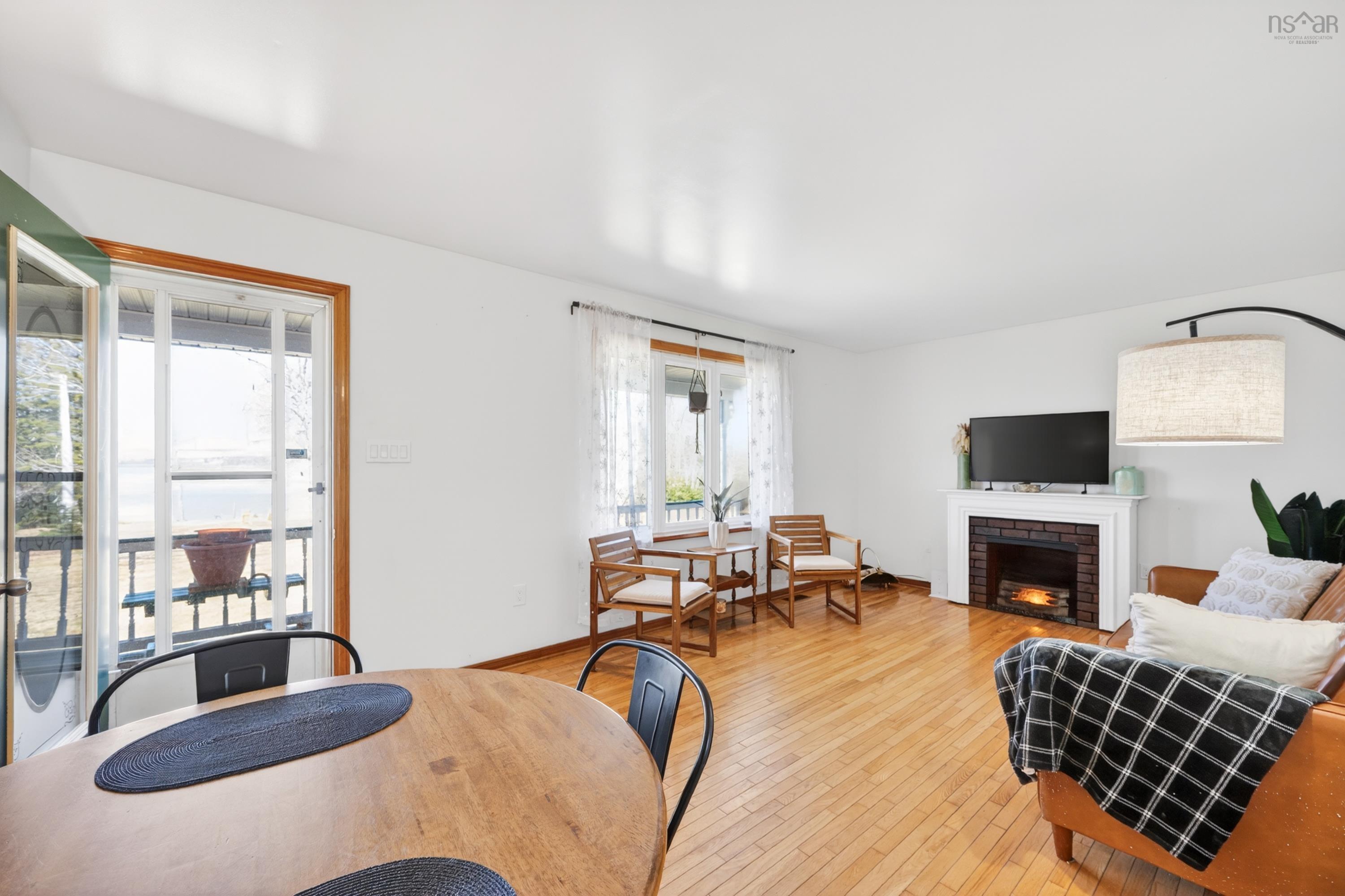 $439,000.00: 6279 Hornes Road, Mira Gut