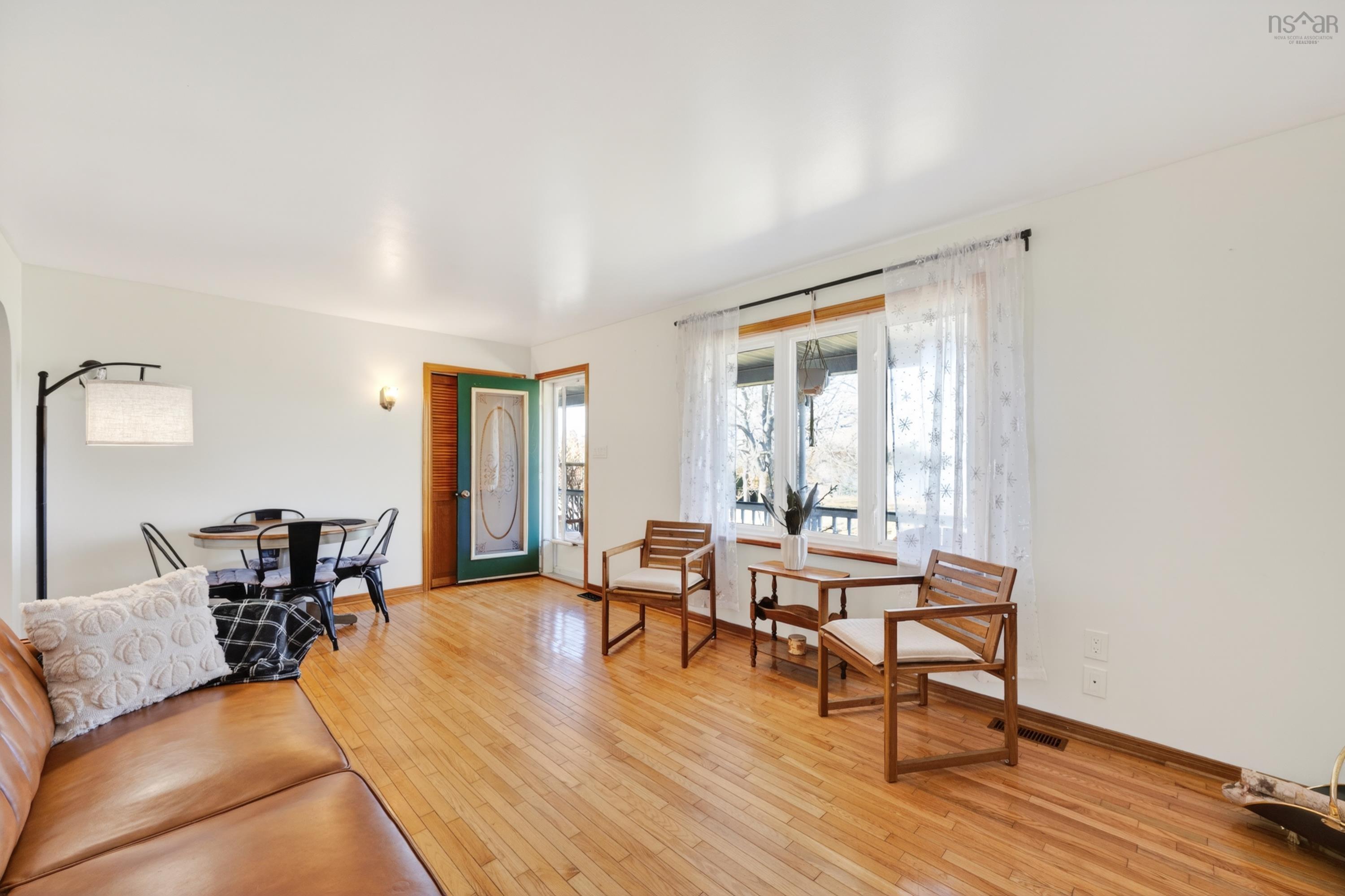 $439,000.00: 6279 Hornes Road, Mira Gut
