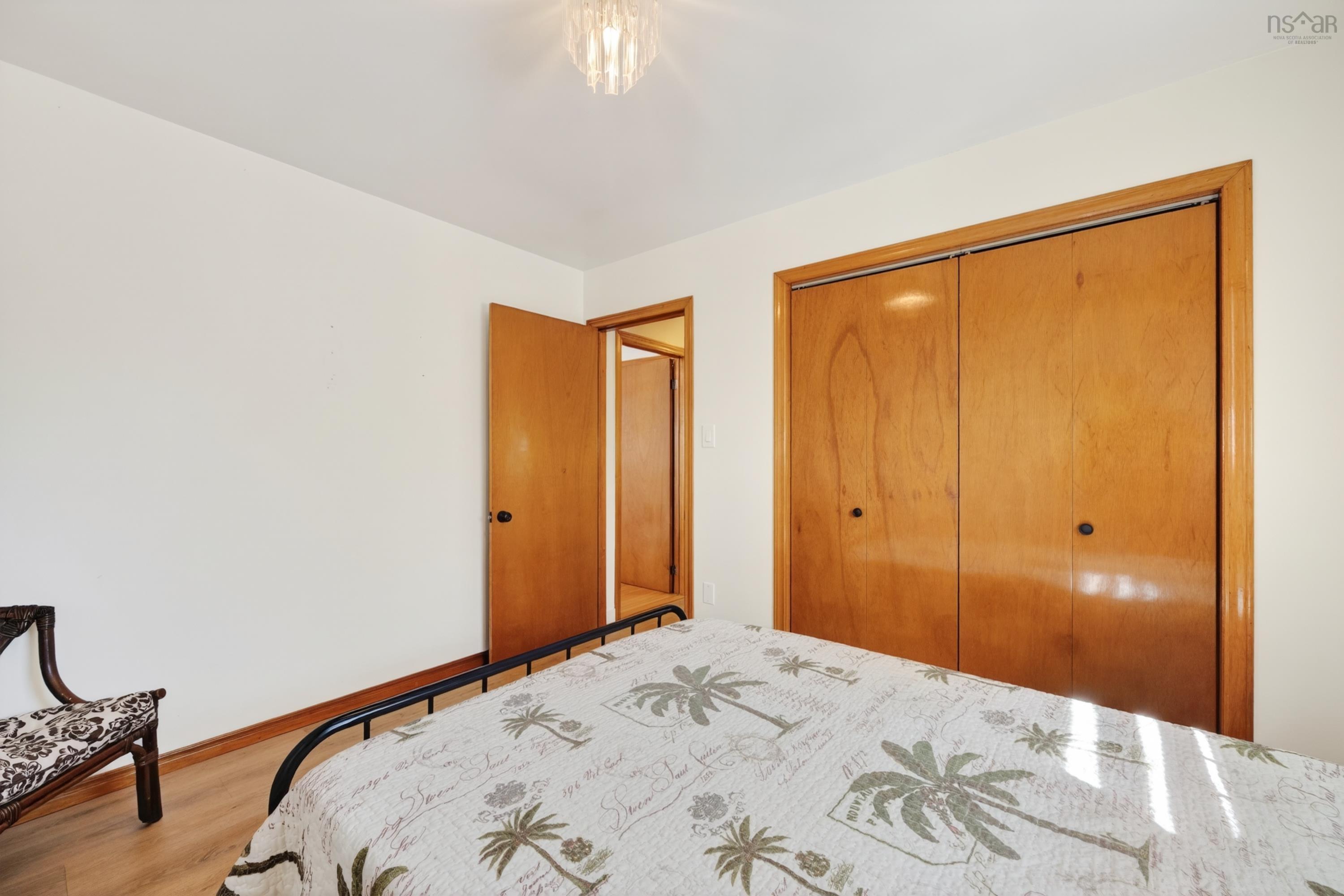 $439,000.00: 6279 Hornes Road, Mira Gut