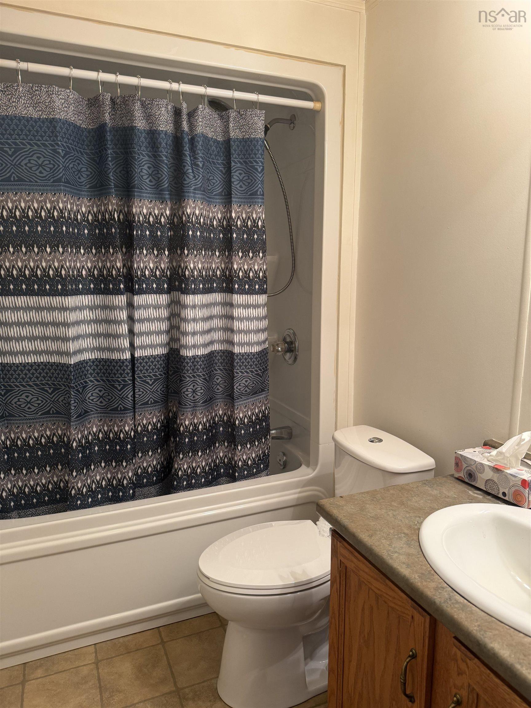 $159,900.00: 11879 16 Highway, Boylston