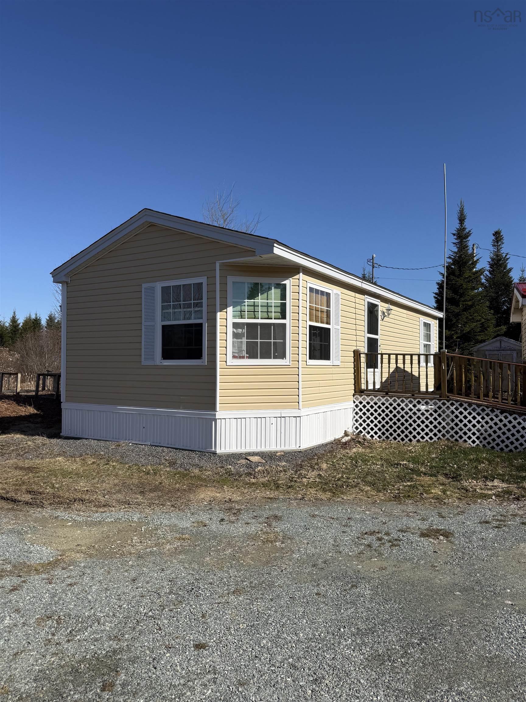 $159,900.00: 11879 16 Highway, Boylston
