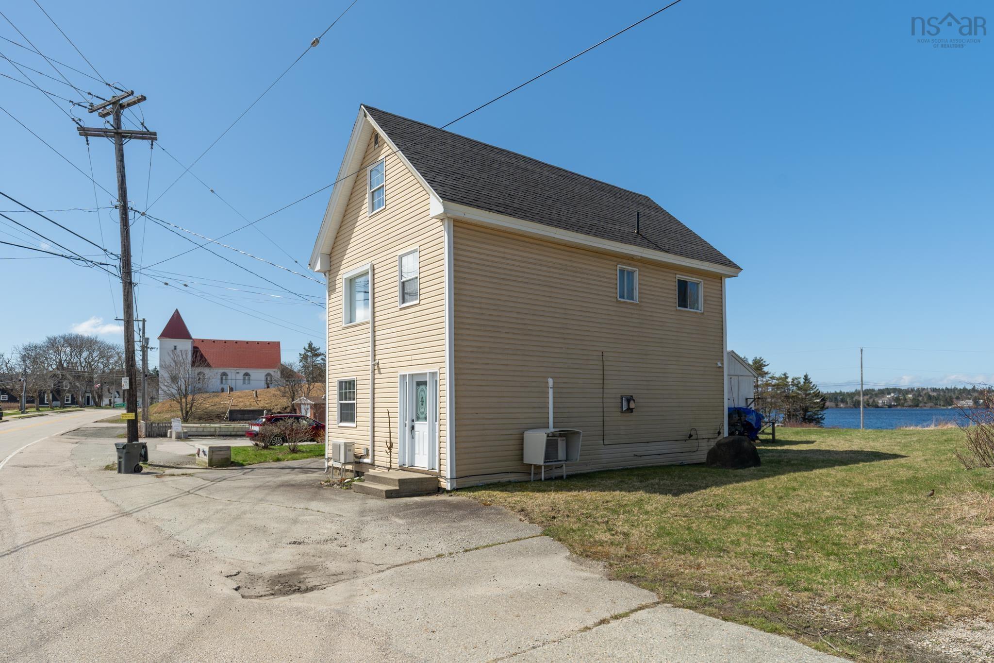 $277,000.00: 805 Highway 1, Hebron