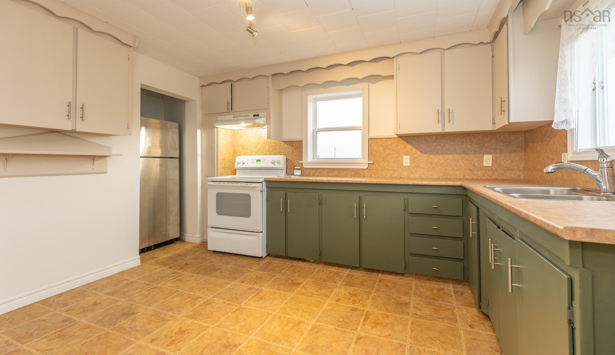 $277,000.00: 805 Highway 1, Hebron
