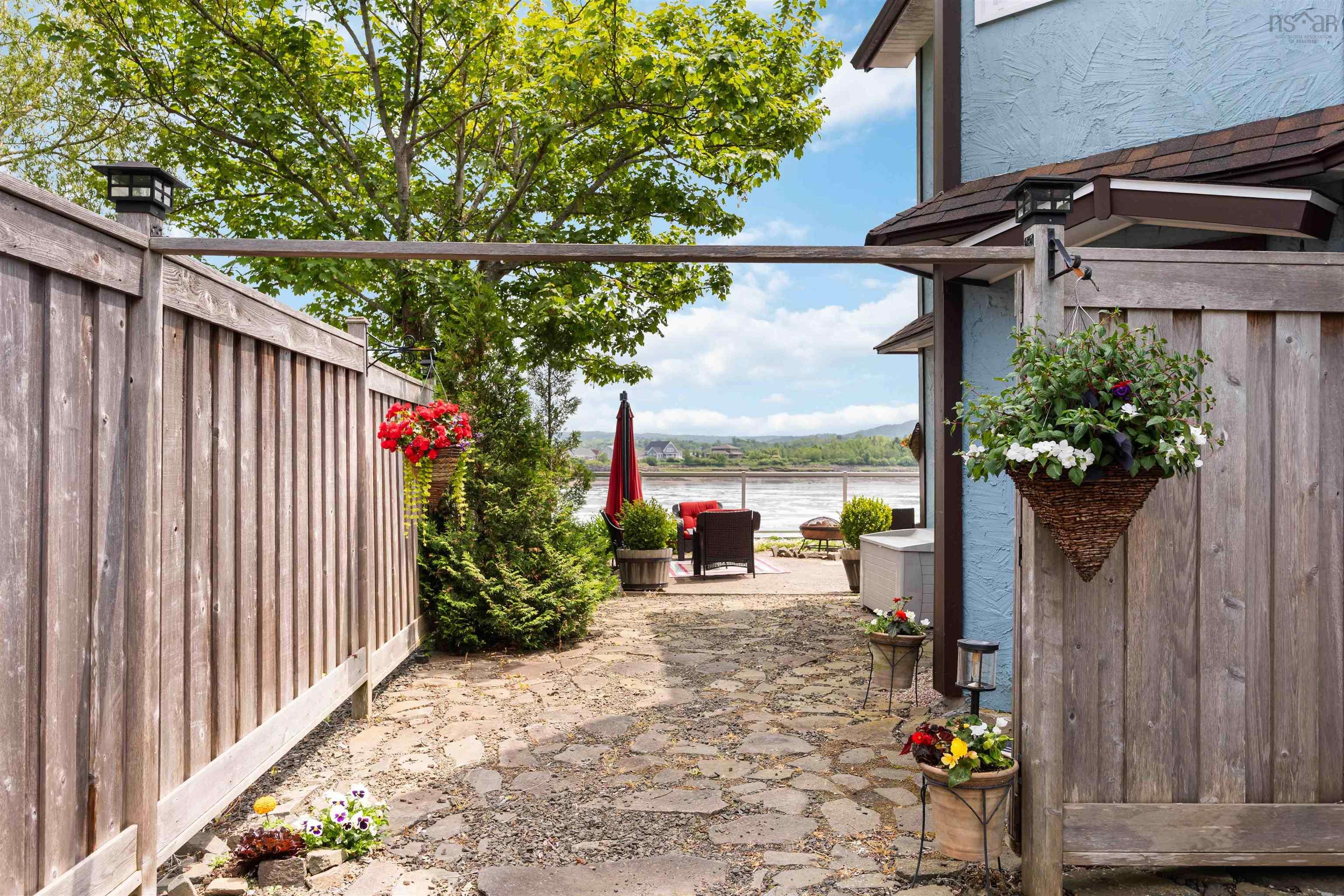 $499,000.00: 5438 Granville Road, Granville Ferry