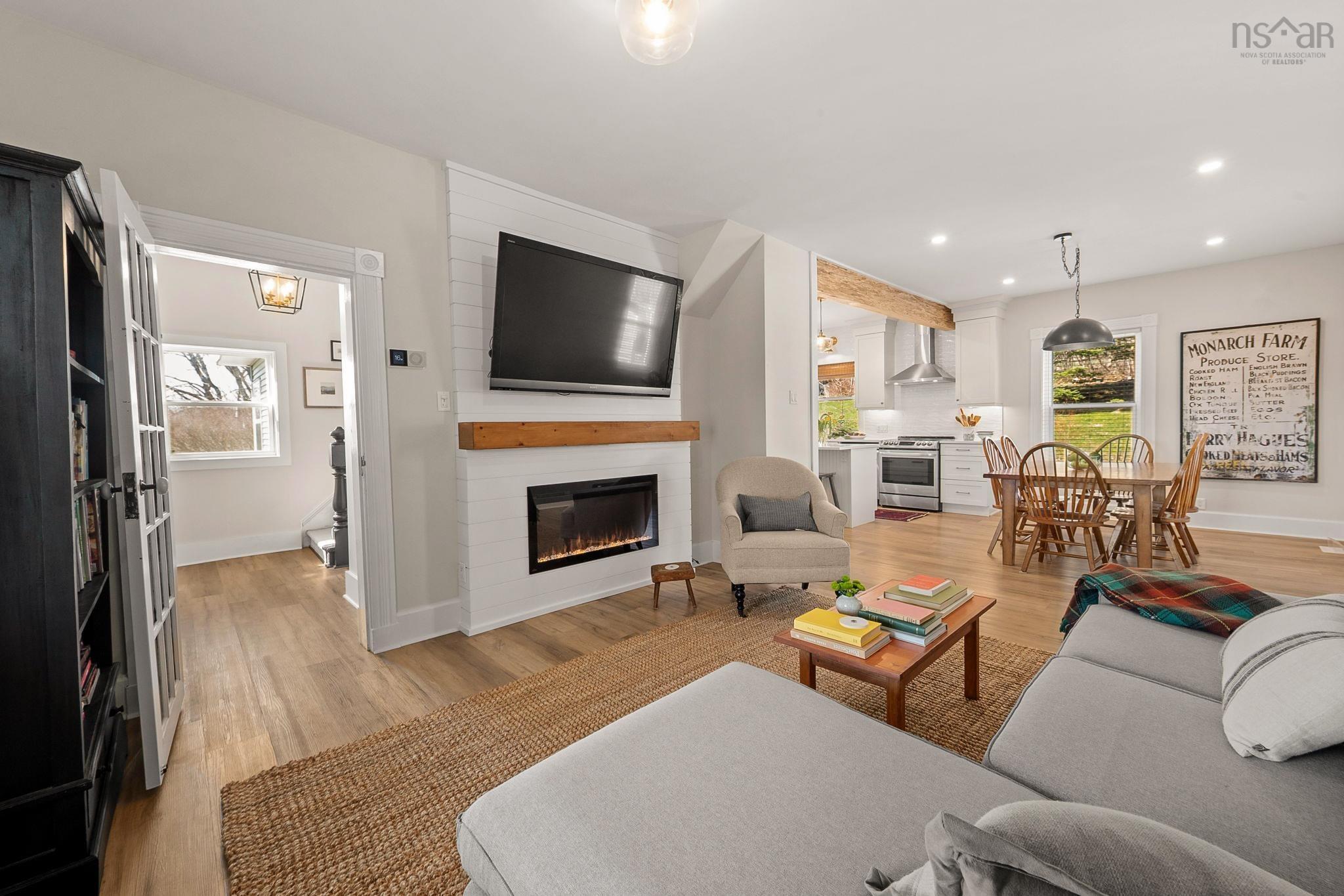 $425,000.00: 1656 Wentworth Road, Sweets Corner
