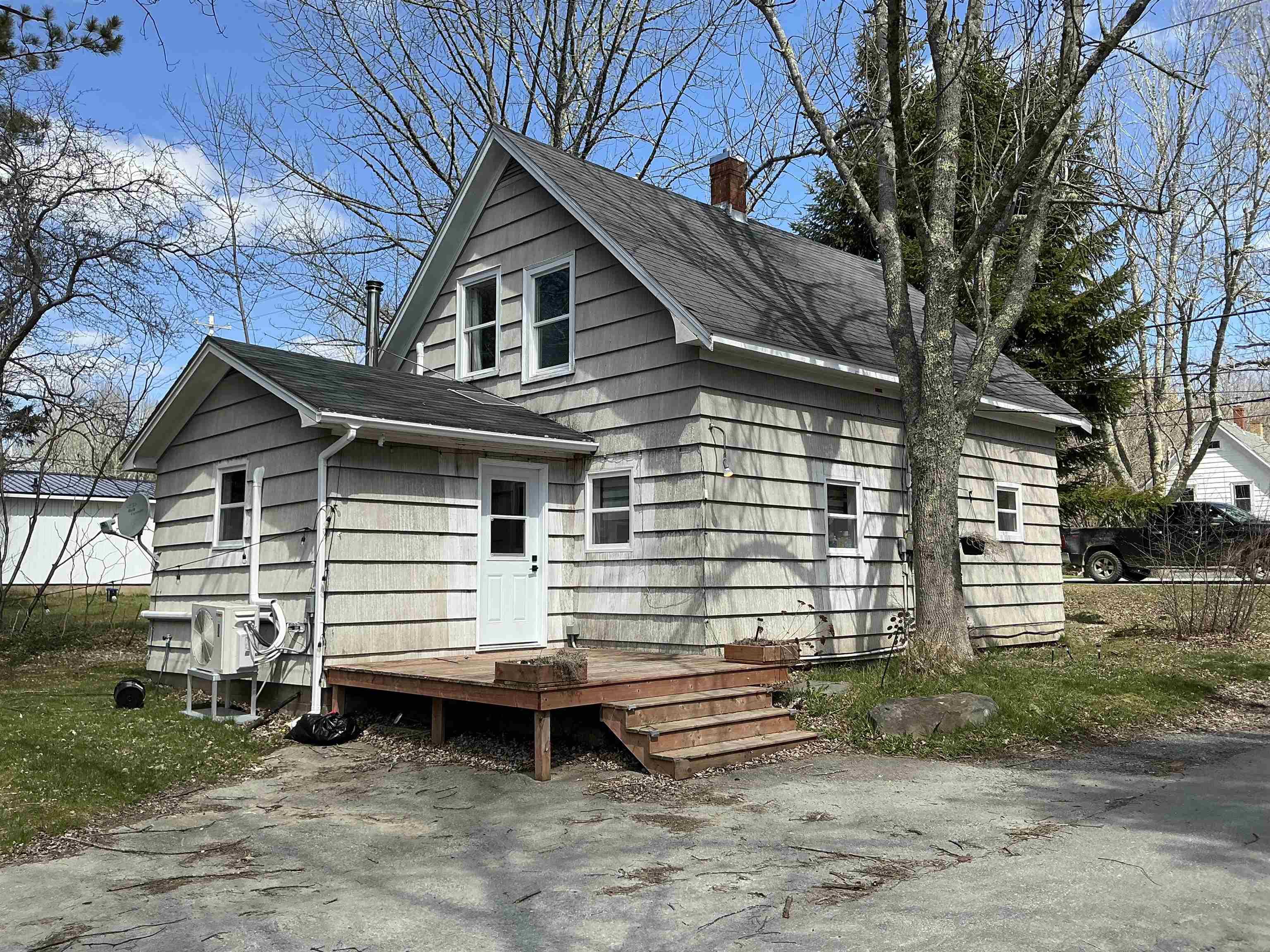 $249,900.00: 492 Highway 8, Milton