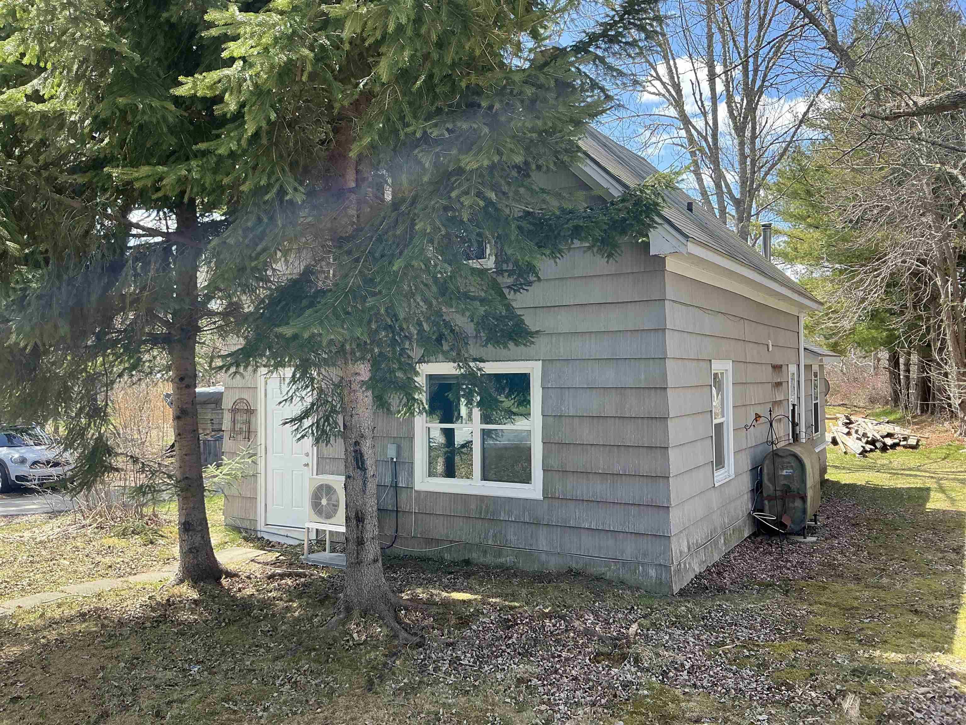 $249,900.00: 492 Highway 8, Milton