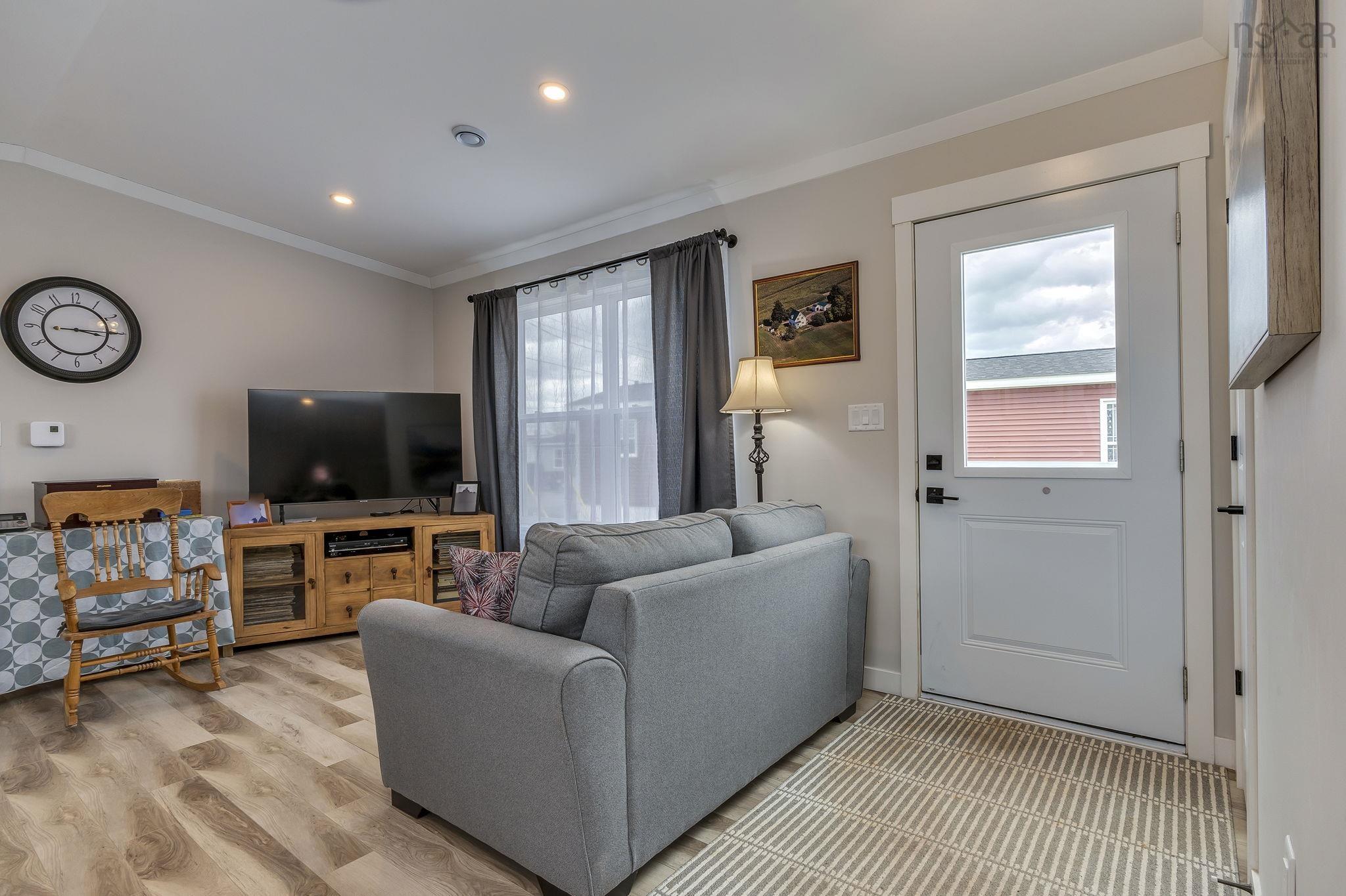 $349,900.00: 38 Halton Drive, Elmsdale