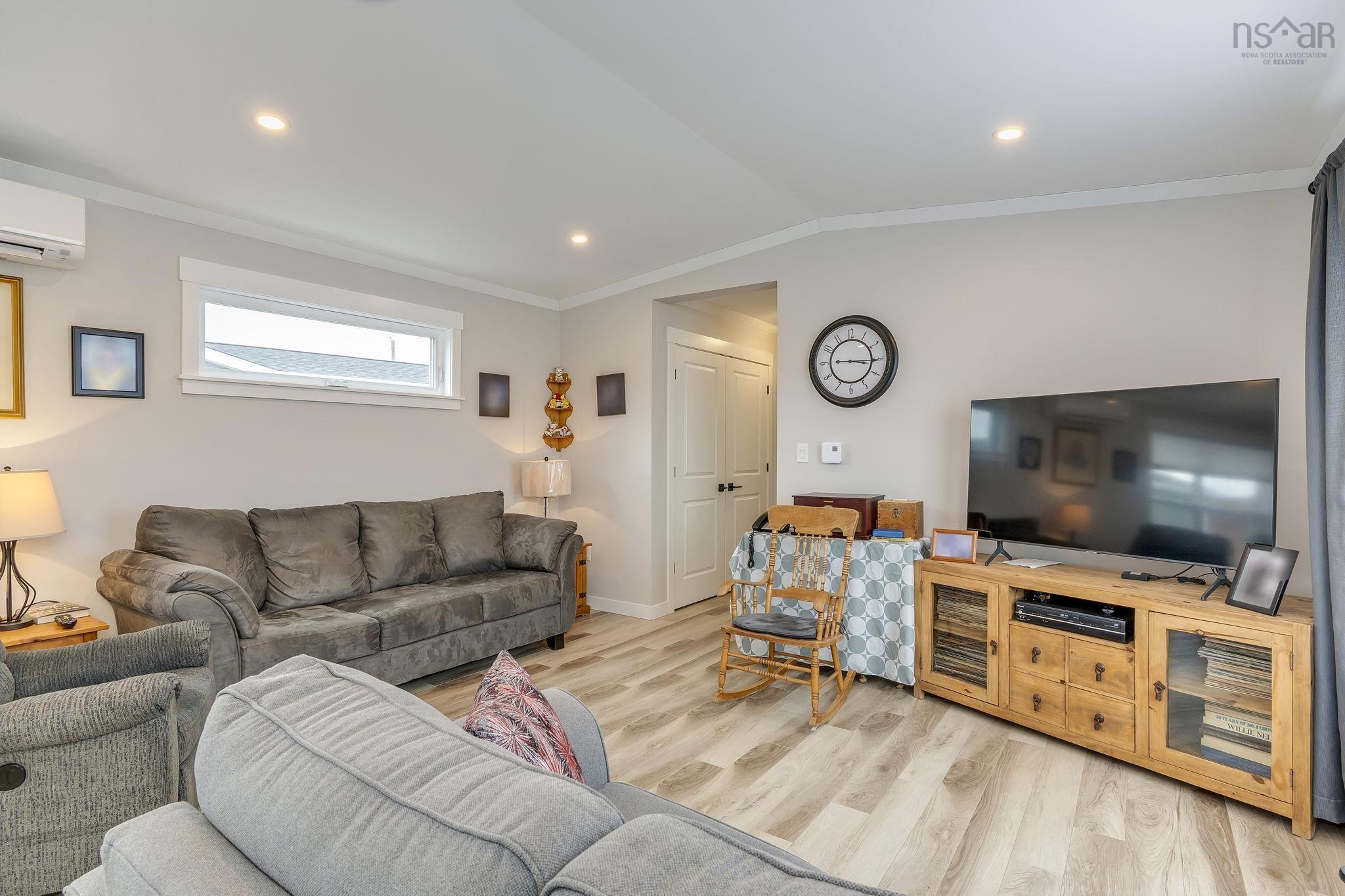 $349,900.00: 38 Halton Drive, Elmsdale