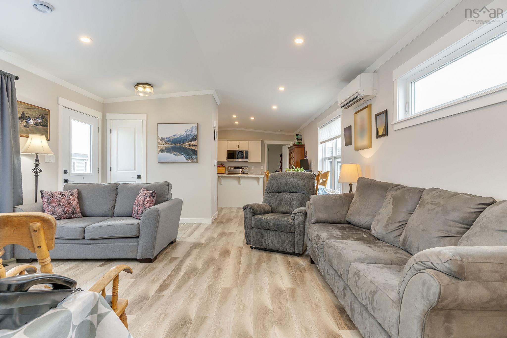 $349,900.00: 38 Halton Drive, Elmsdale