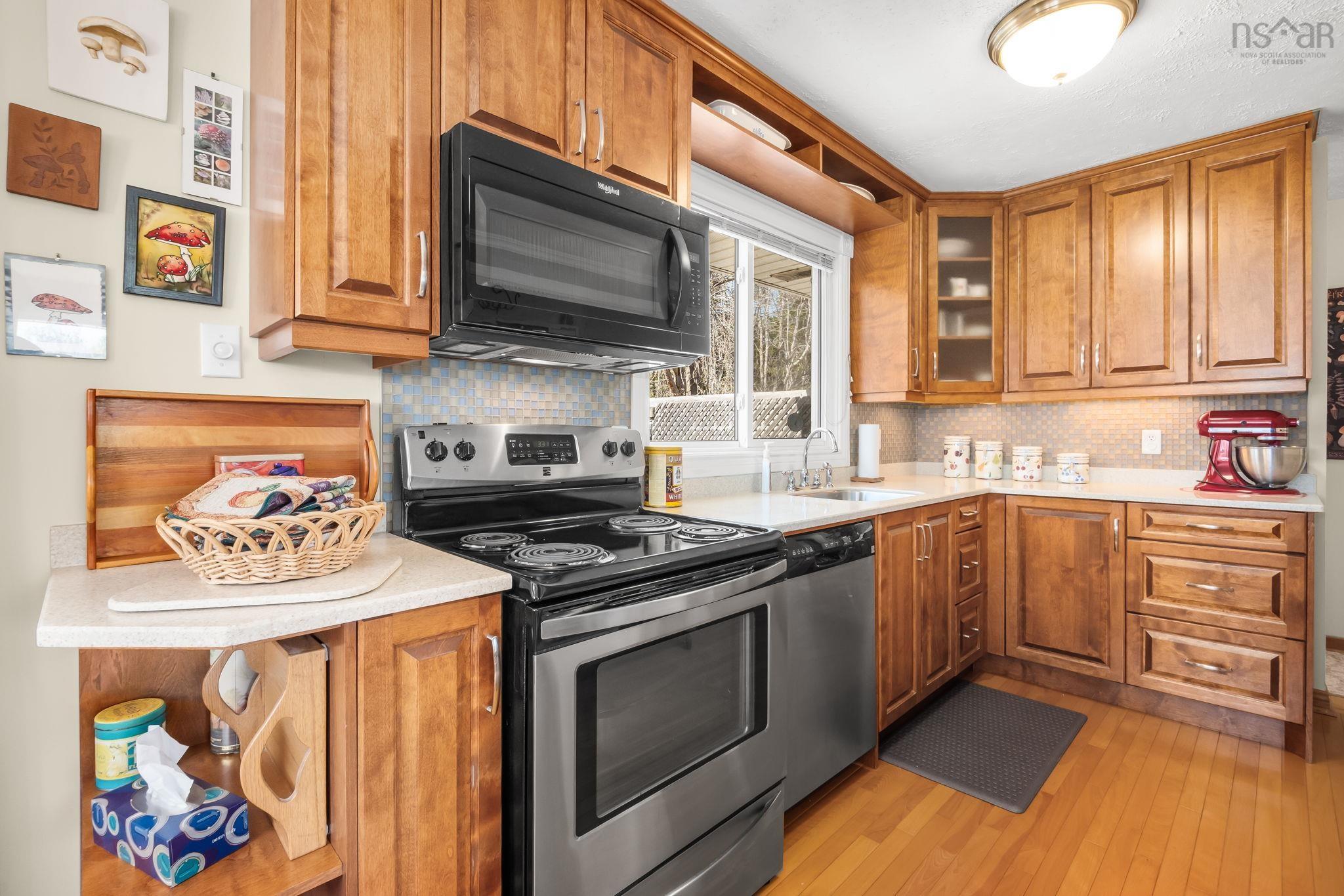 $459,900.00: 89 Pinetree Crescent, Hammonds Plains