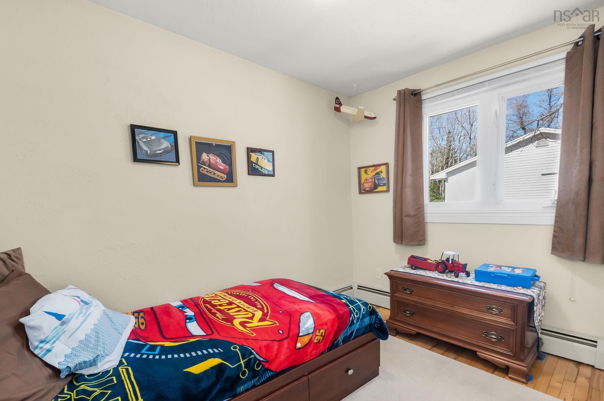 $459,900.00: 89 Pinetree Crescent, Hammonds Plains