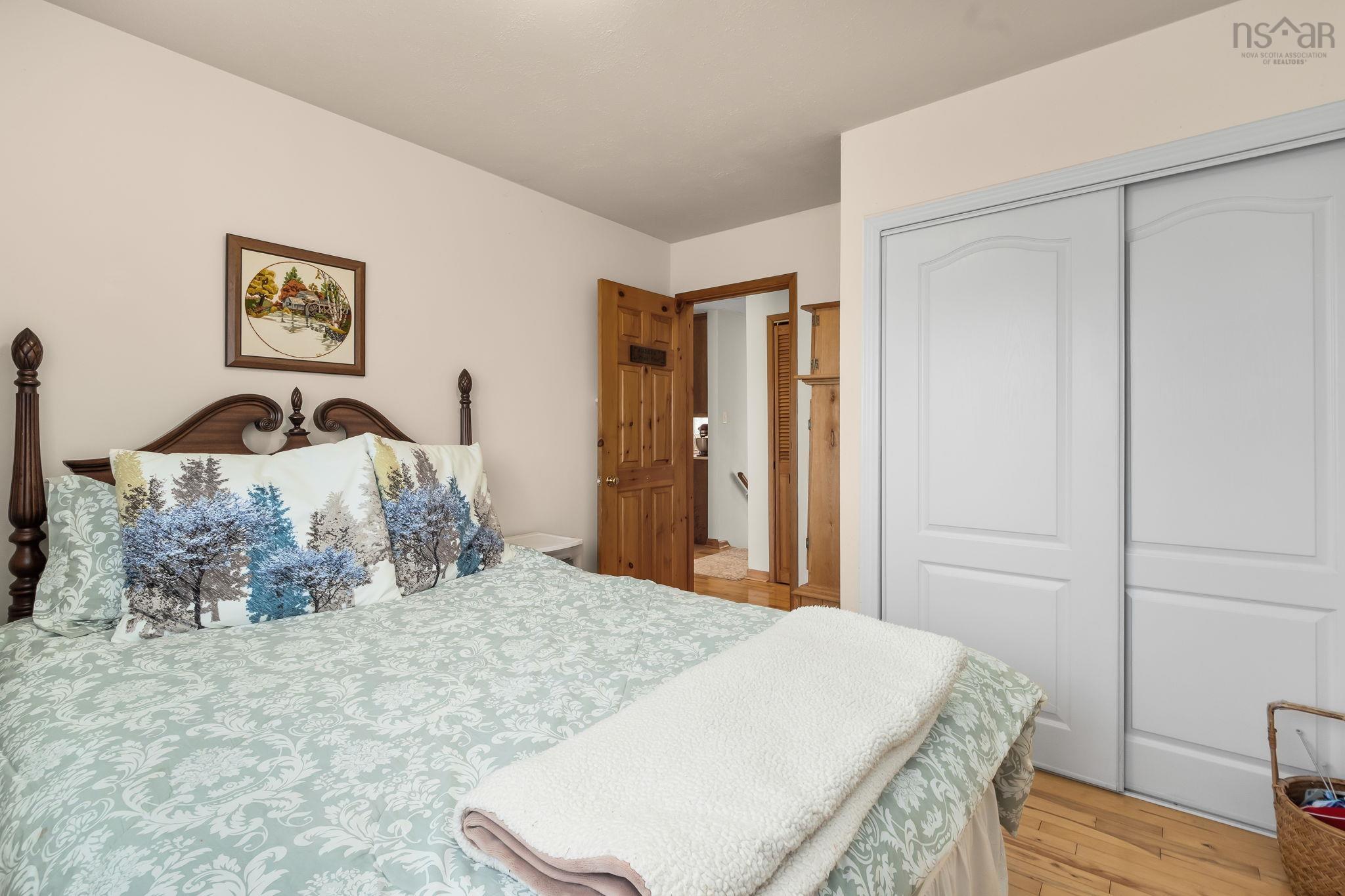 $459,900.00: 89 Pinetree Crescent, Hammonds Plains