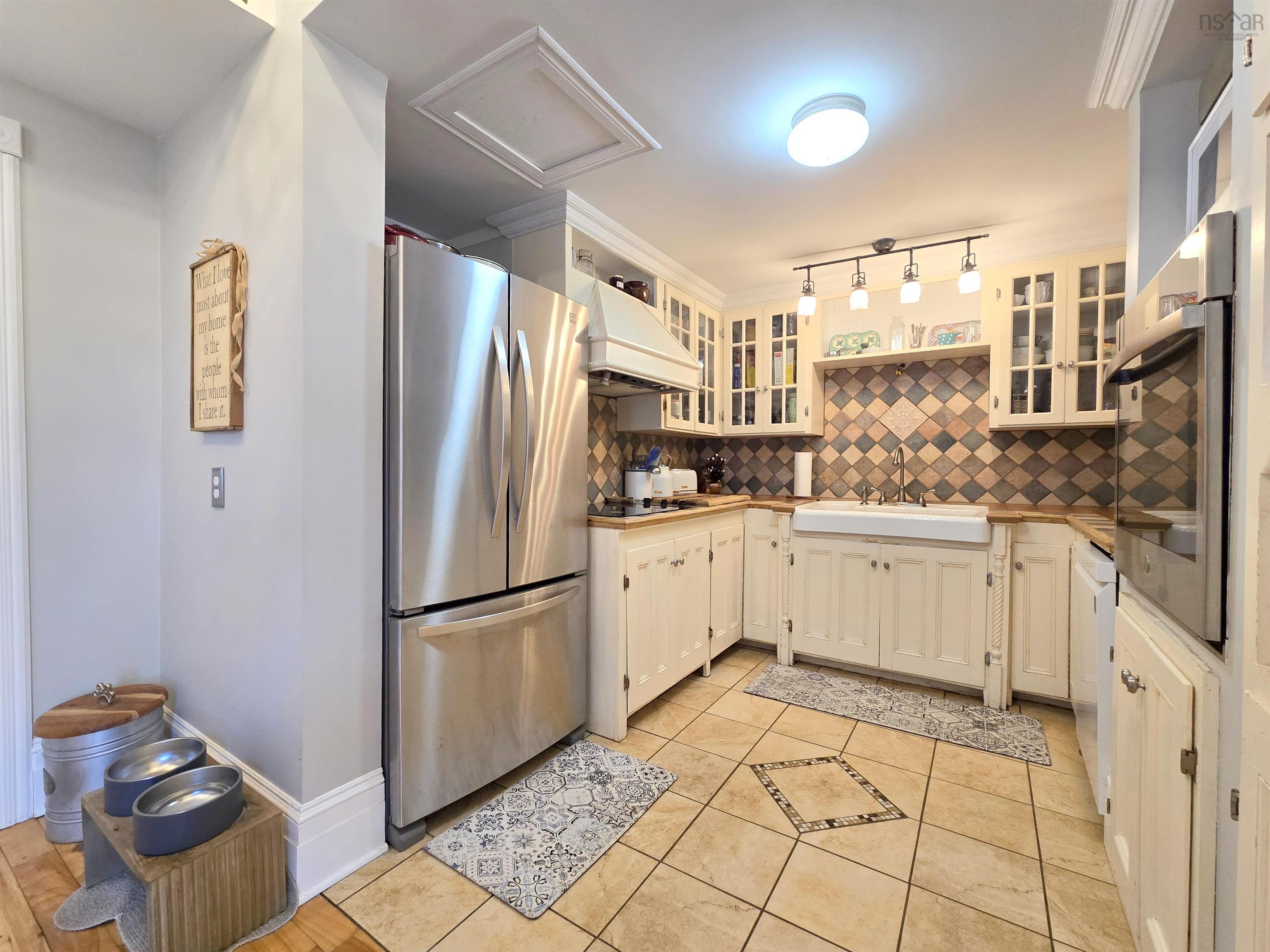 $629,900.00: 179-181 East Victoria Street, East Amherst