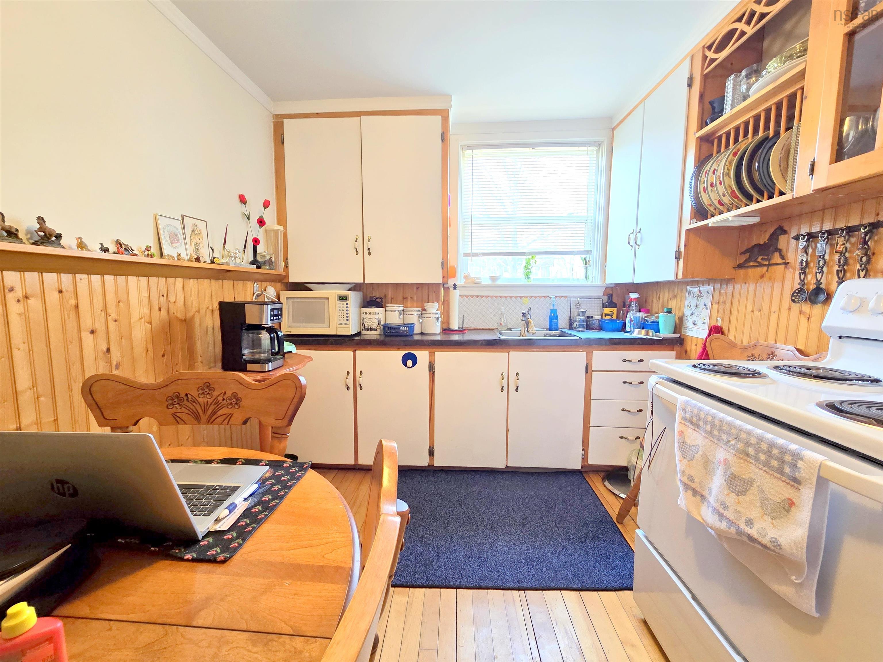 $629,900.00: 179-181 East Victoria Street, East Amherst