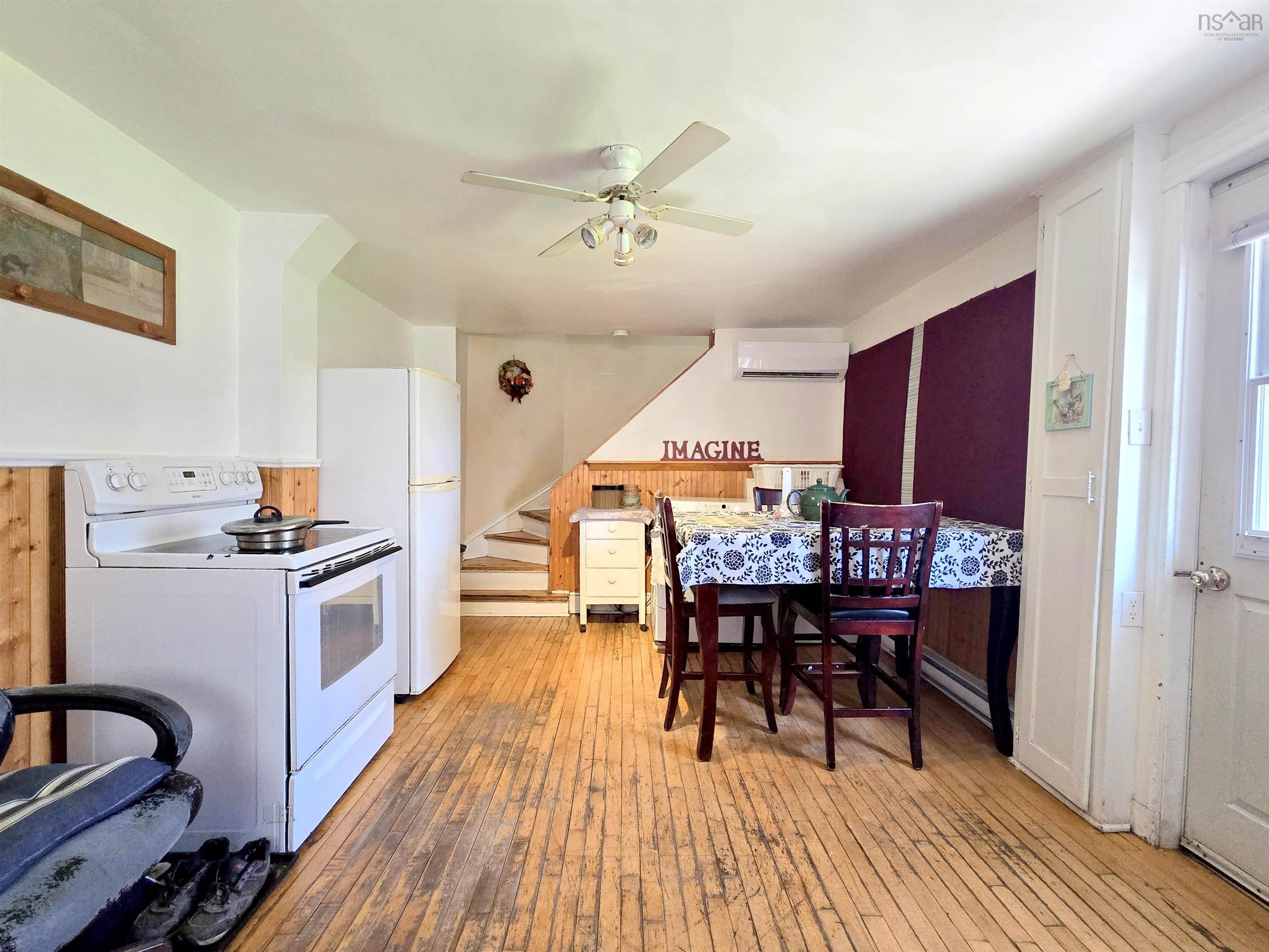$629,900.00: 179-181 East Victoria Street, East Amherst