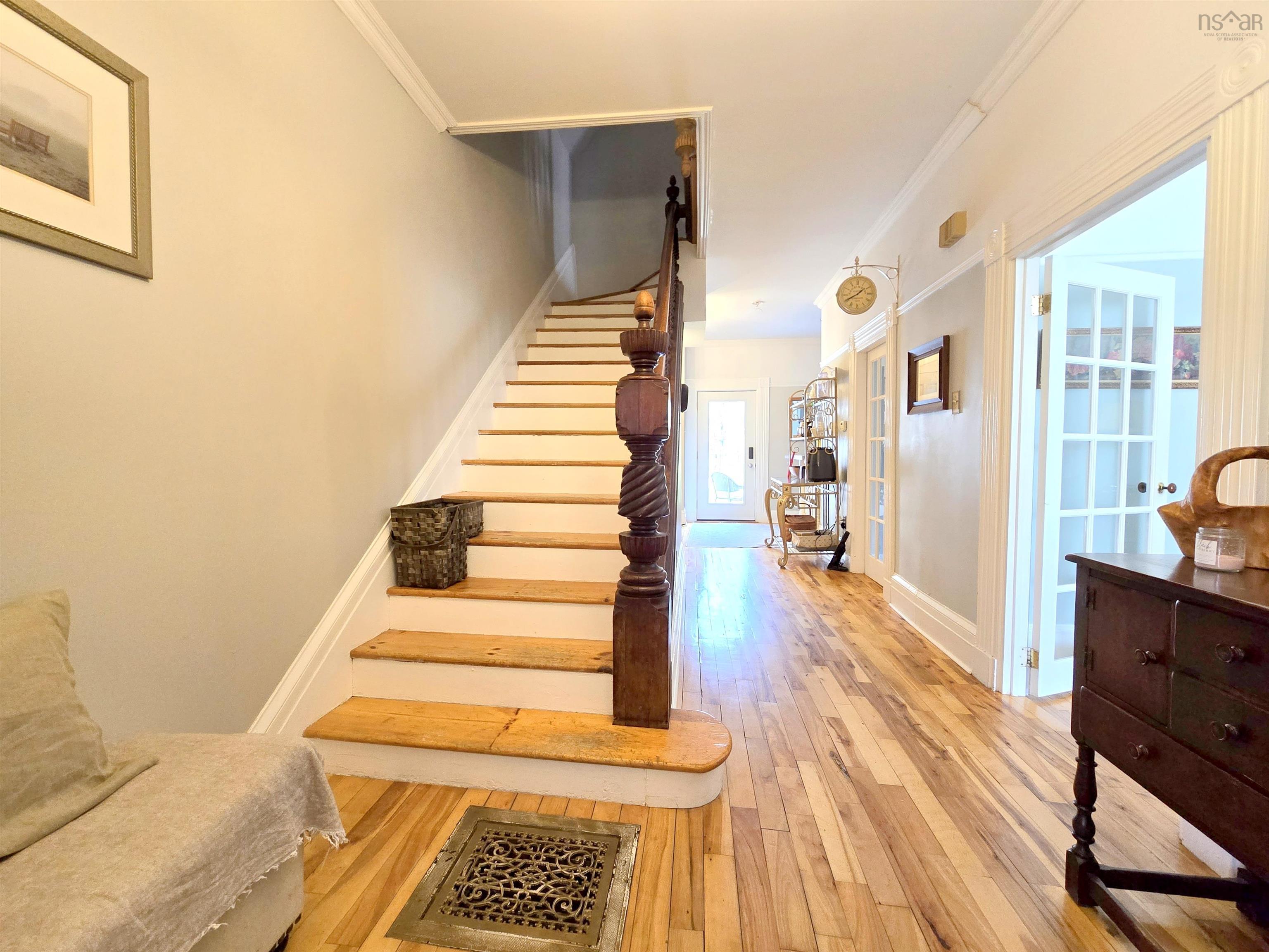 $629,900.00: 179-181 East Victoria Street, East Amherst