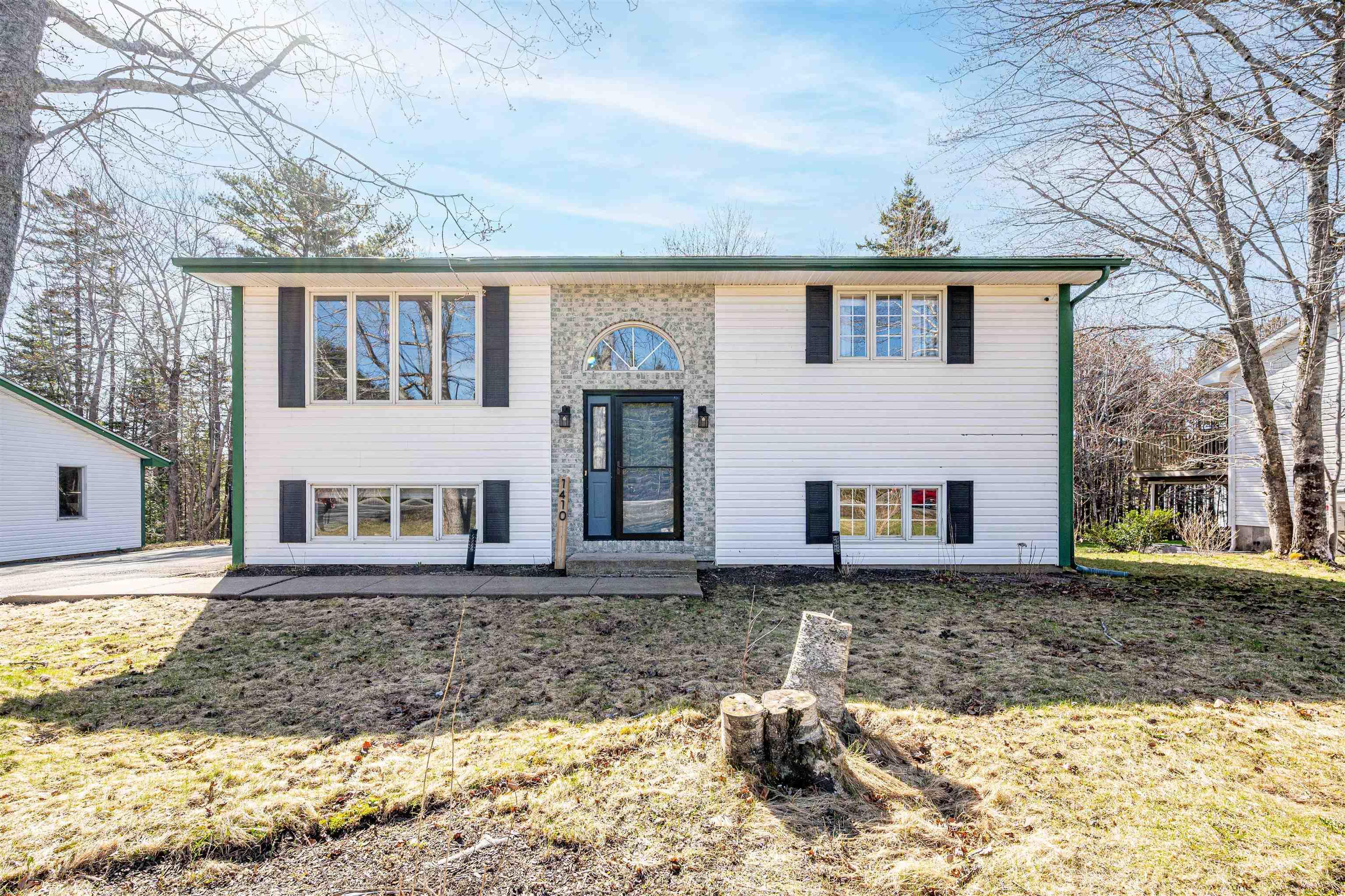 $569,900.00: 1410 Lucasville Road, Hammonds Plains