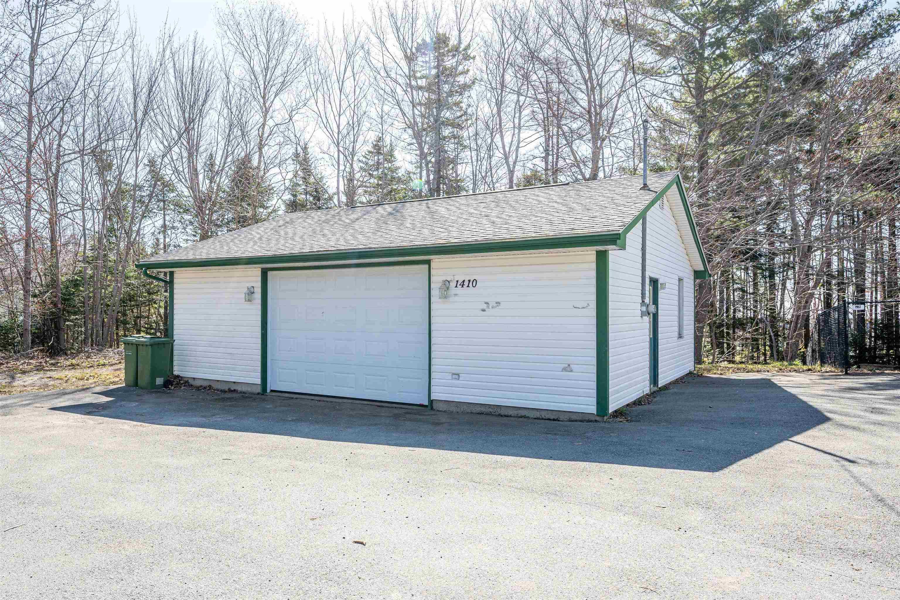 $569,900.00: 1410 Lucasville Road, Hammonds Plains