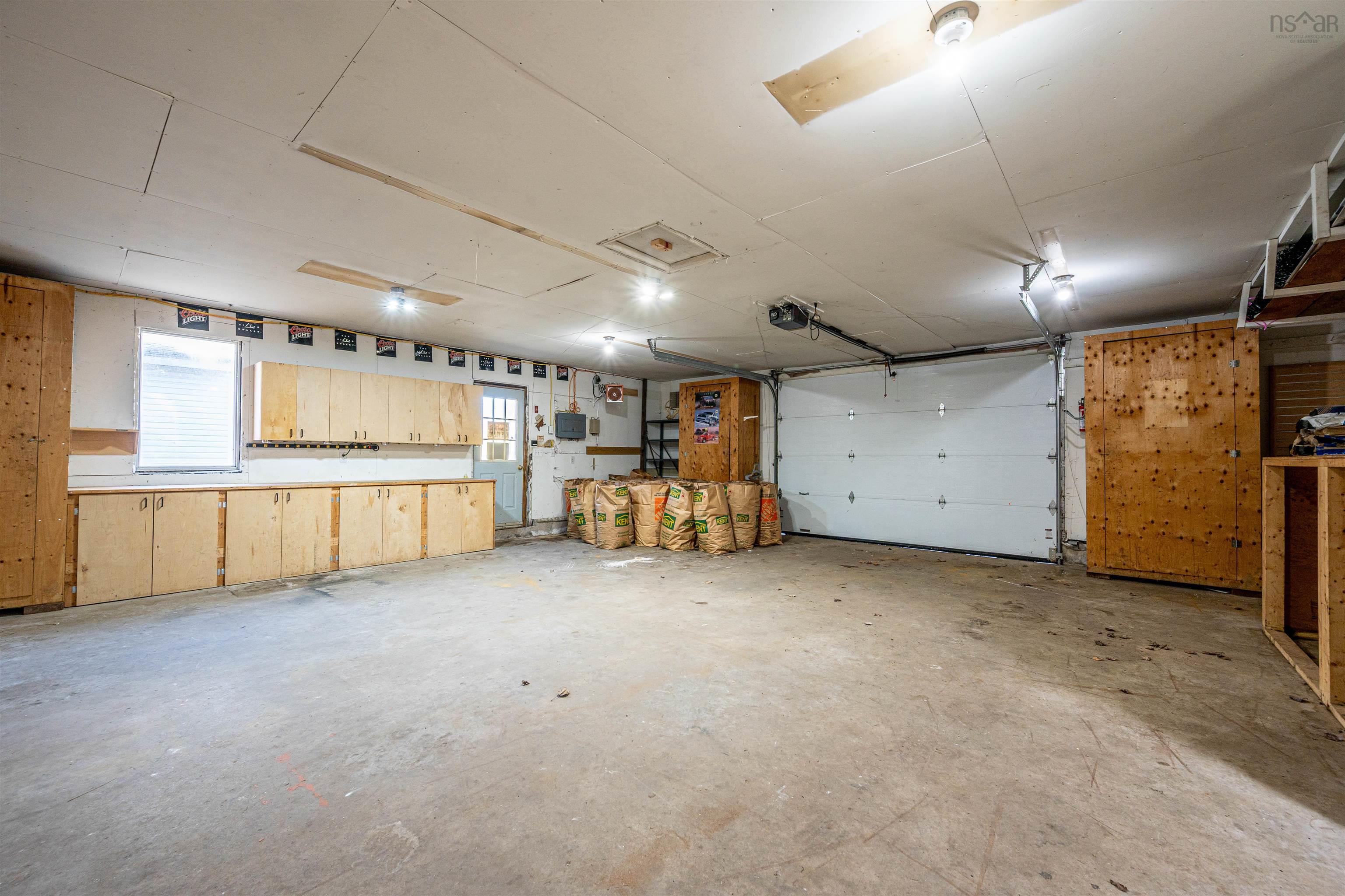 $569,900.00: 1410 Lucasville Road, Hammonds Plains