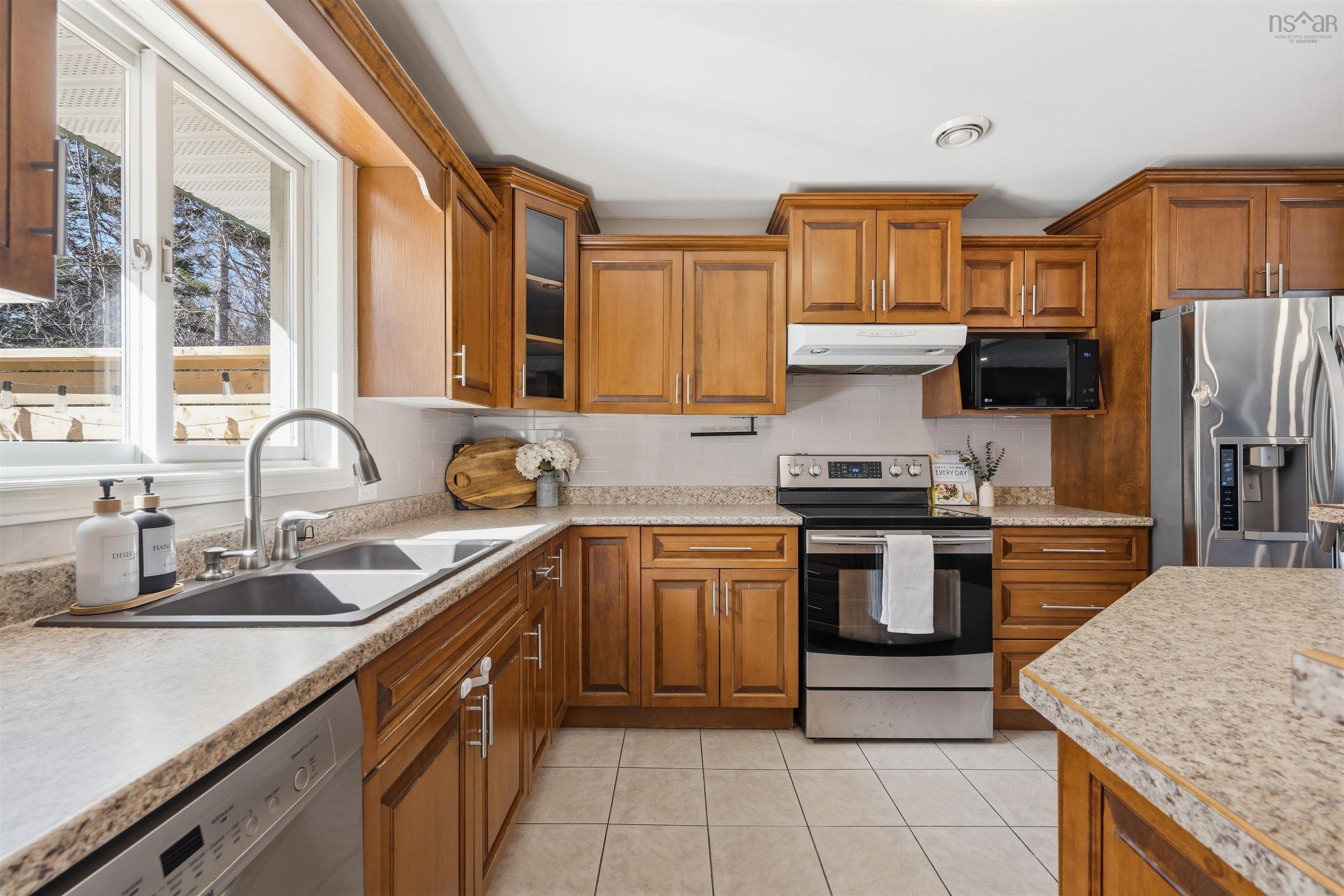 $569,900.00: 1410 Lucasville Road, Hammonds Plains