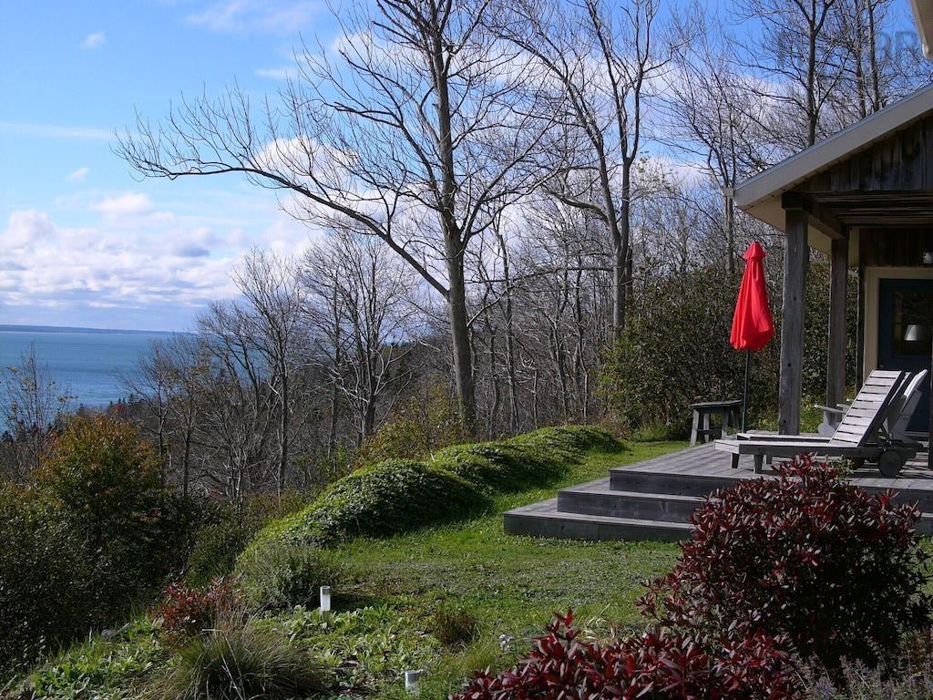 $459,900.00: 9482 Highway 217, Waterford