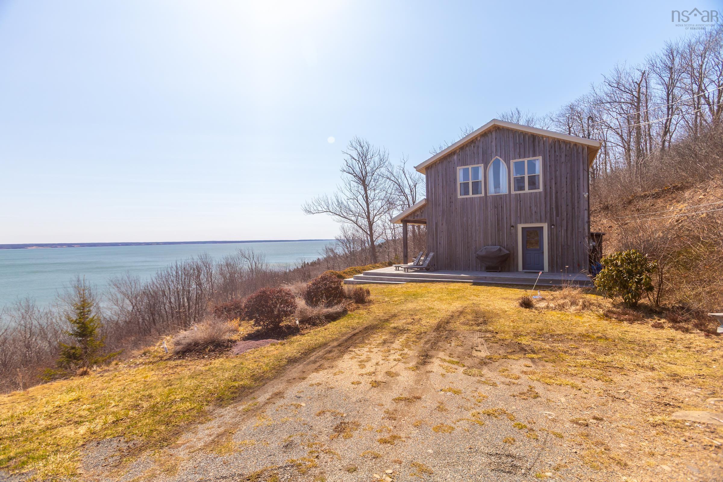 $459,900.00: 9482 Highway 217, Waterford