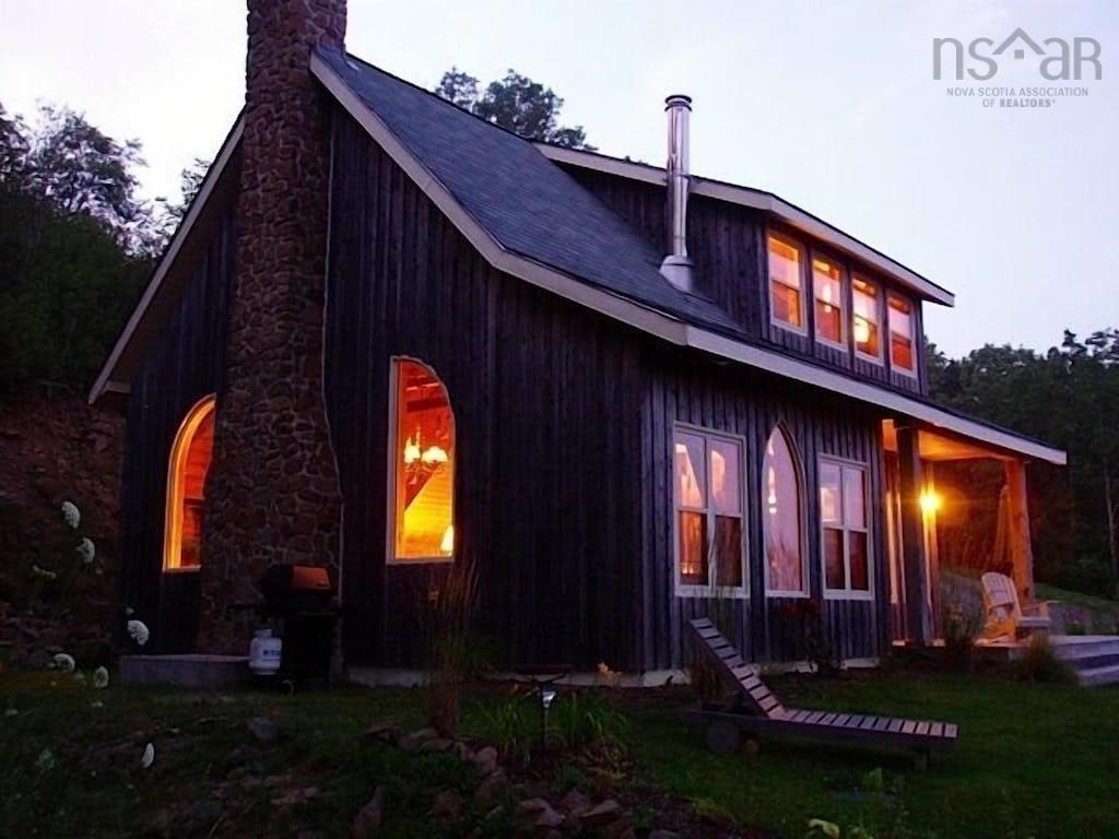 $459,900.00: 9482 Highway 217, Waterford