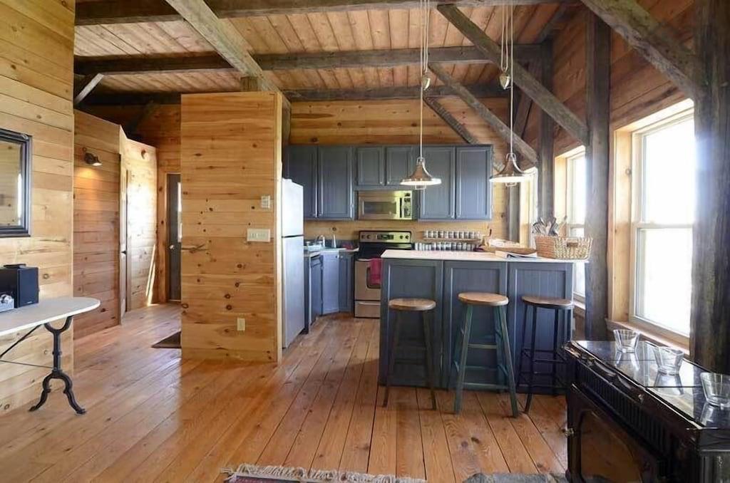 $459,900.00: 9482 Highway 217, Waterford