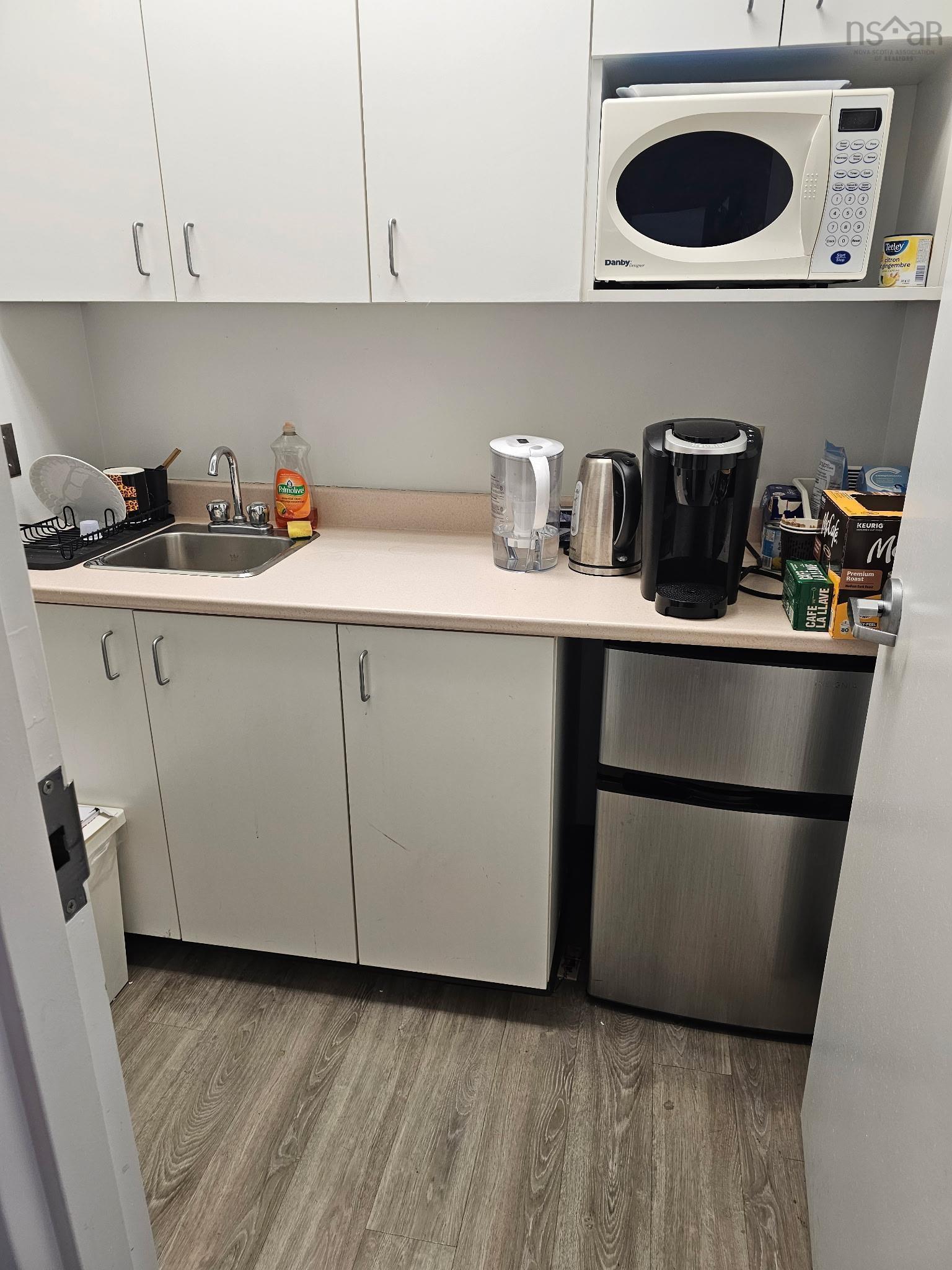 300 5991 Spring Garden Road, Halifax, NS (MLS 202608926)