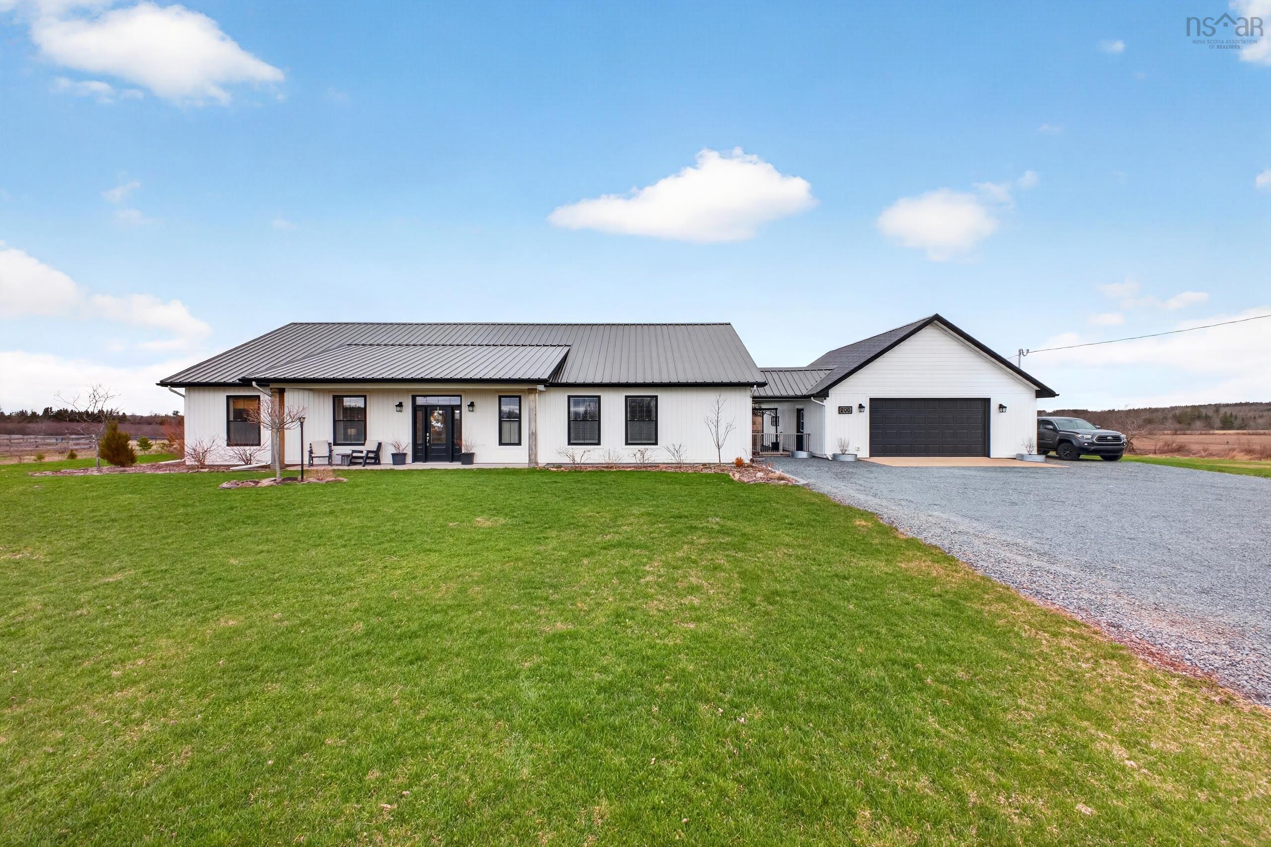 $836,999.00: 200 OLD HALIFAX Road, Pleasant Valley
