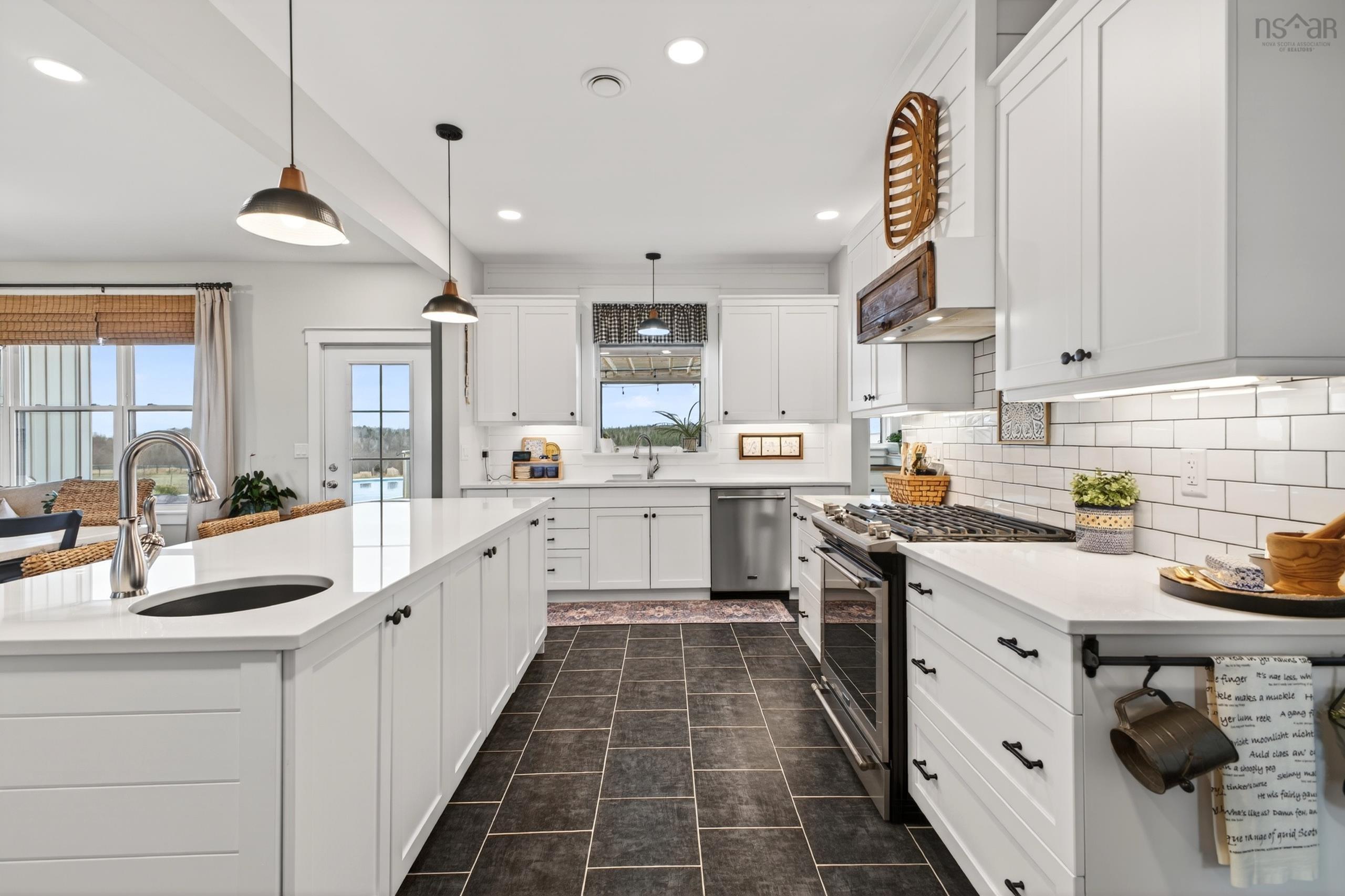 $836,999.00: 200 OLD HALIFAX Road, Pleasant Valley
