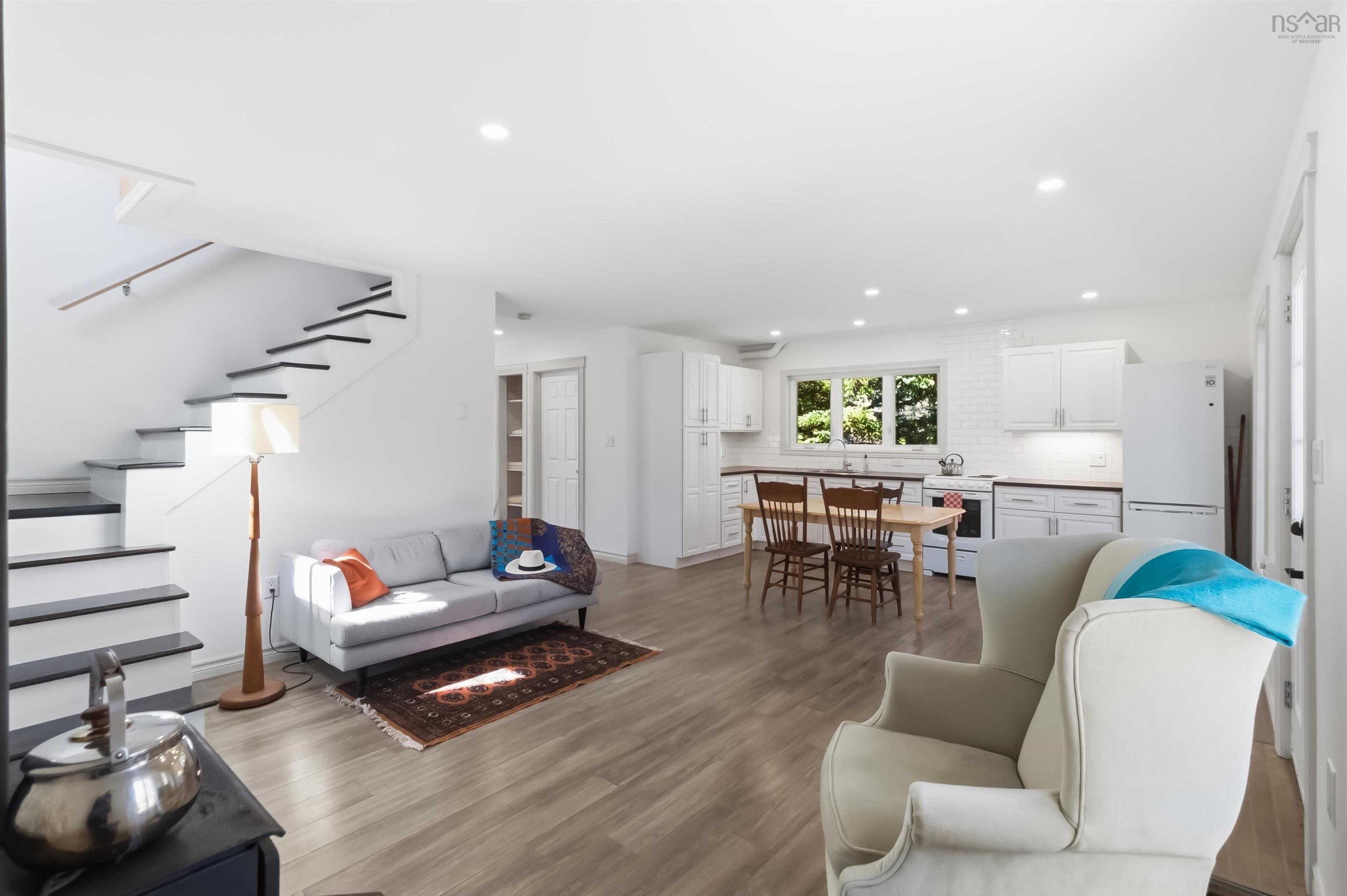 $375,000.00: 24 Mitchell Island Loop, Linden