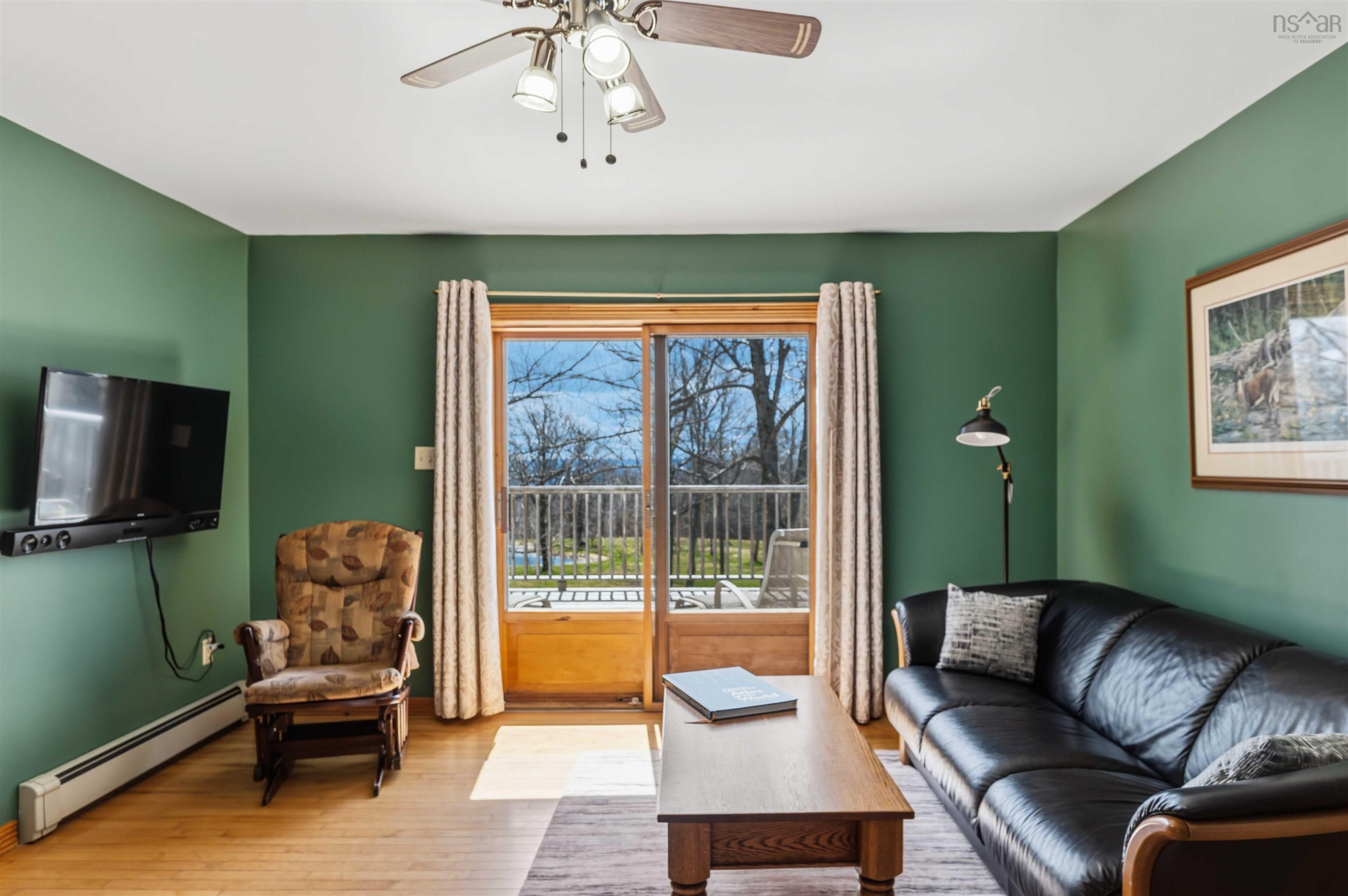 $899,000.00: 2749 Highway 359, Centreville