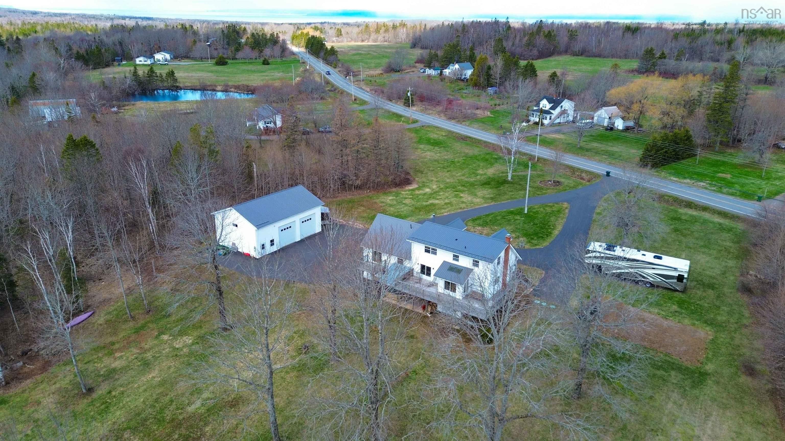$899,000.00: 2749 Highway 359, Centreville