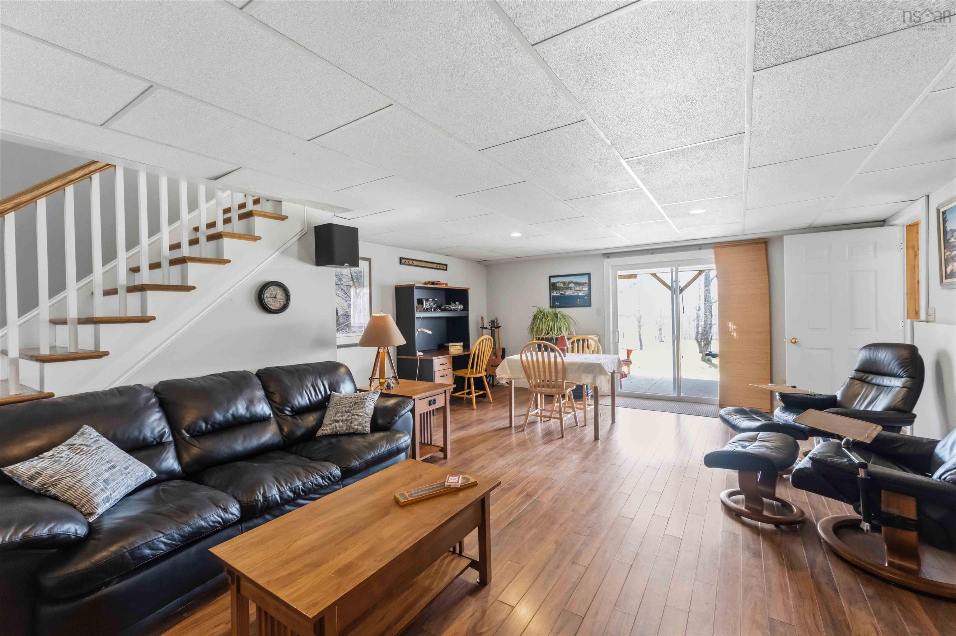 $899,000.00: 2749 Highway 359, Centreville