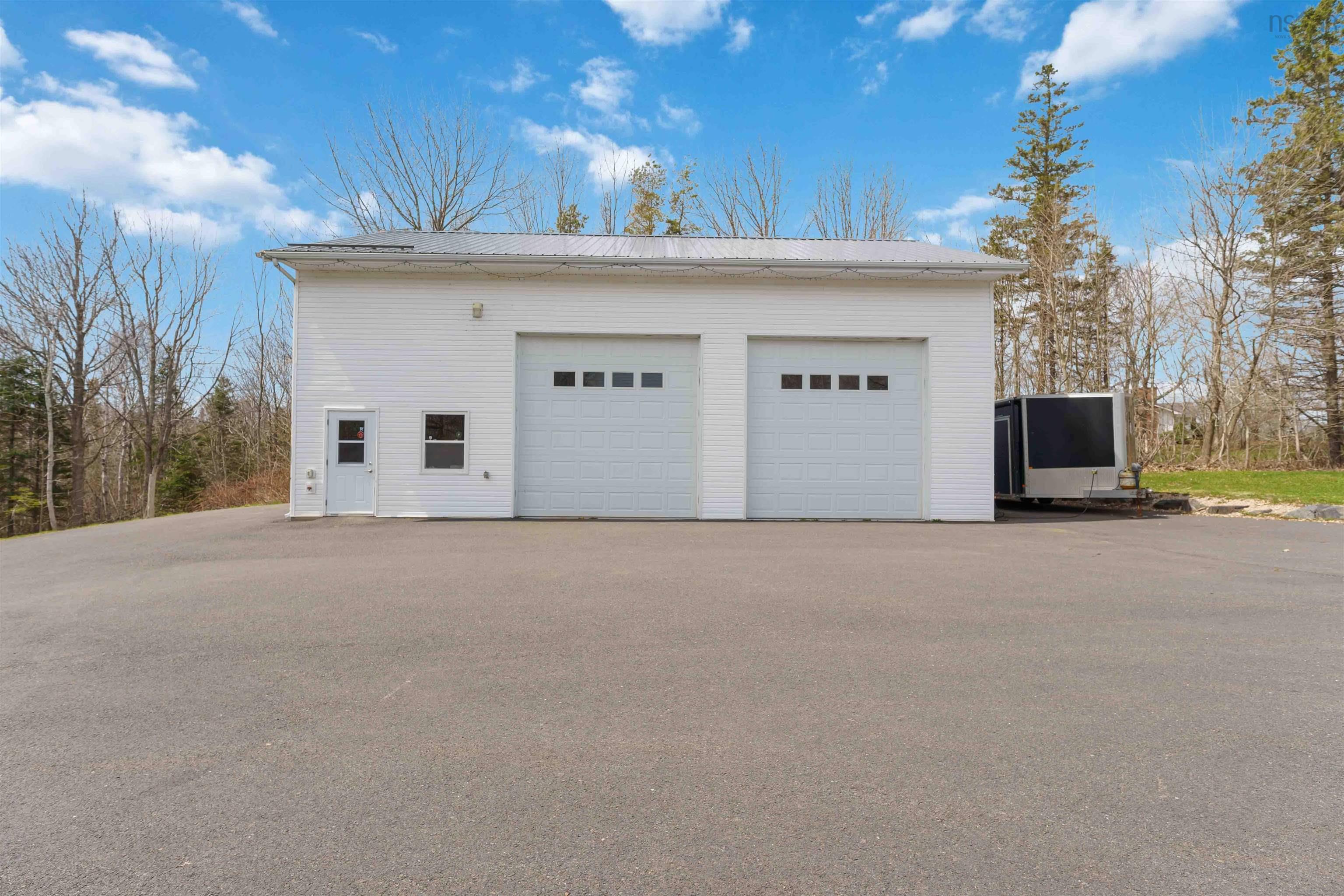 $899,000.00: 2749 Highway 359, Centreville