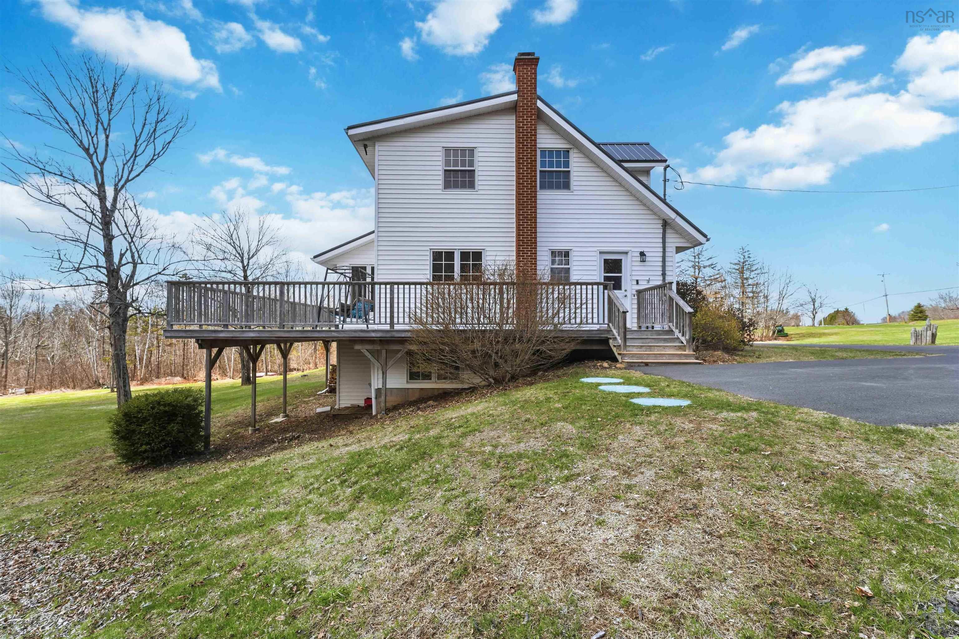 $899,000.00: 2749 Highway 359, Centreville