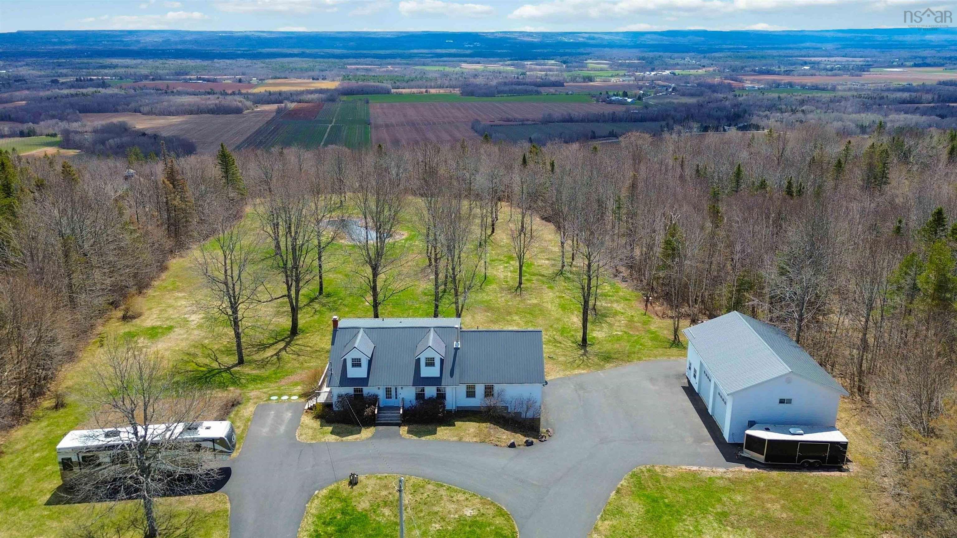 $899,000.00: 2749 Highway 359, Centreville