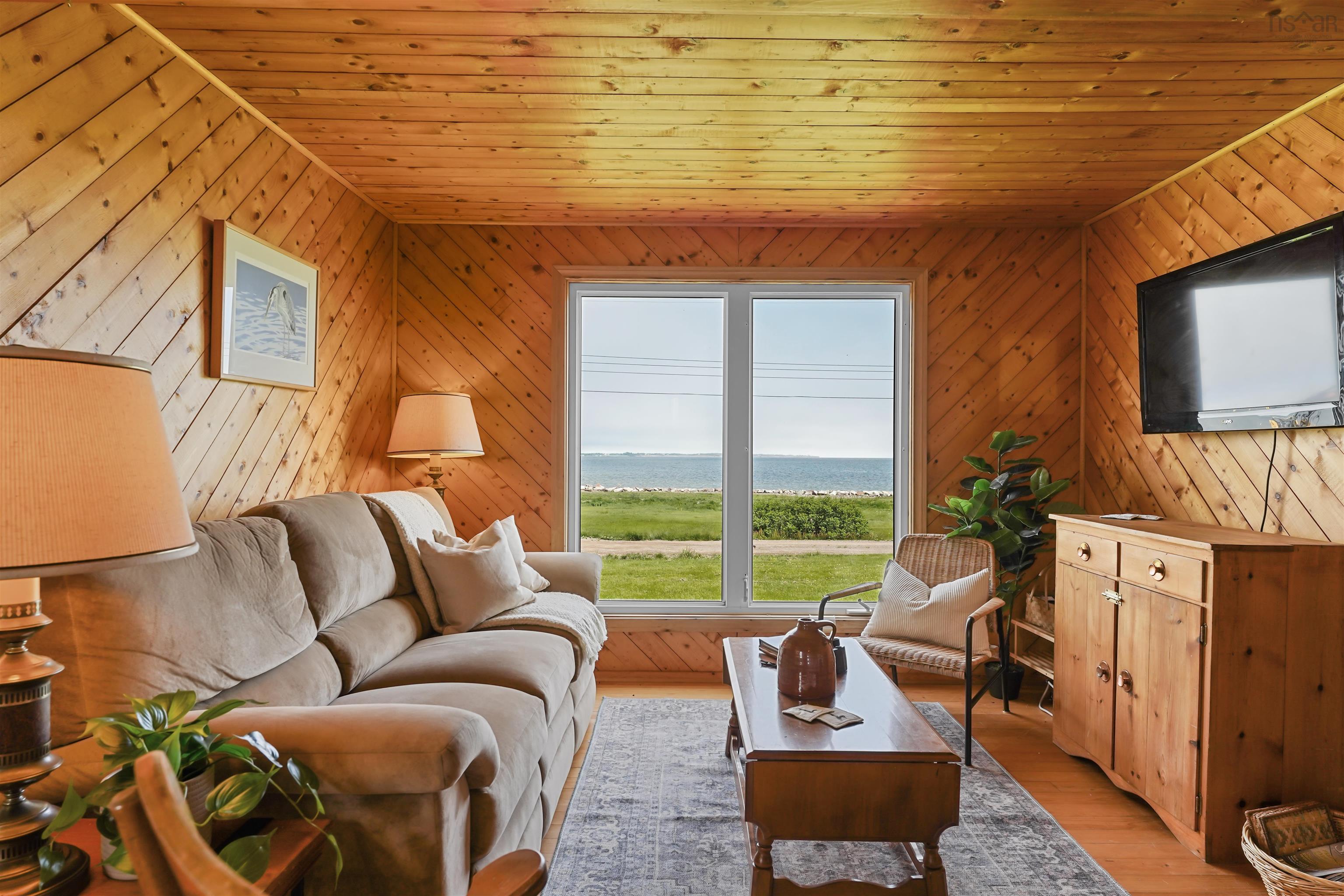 $389,900.00: 111 Dawson Beach Road, Brule Shore