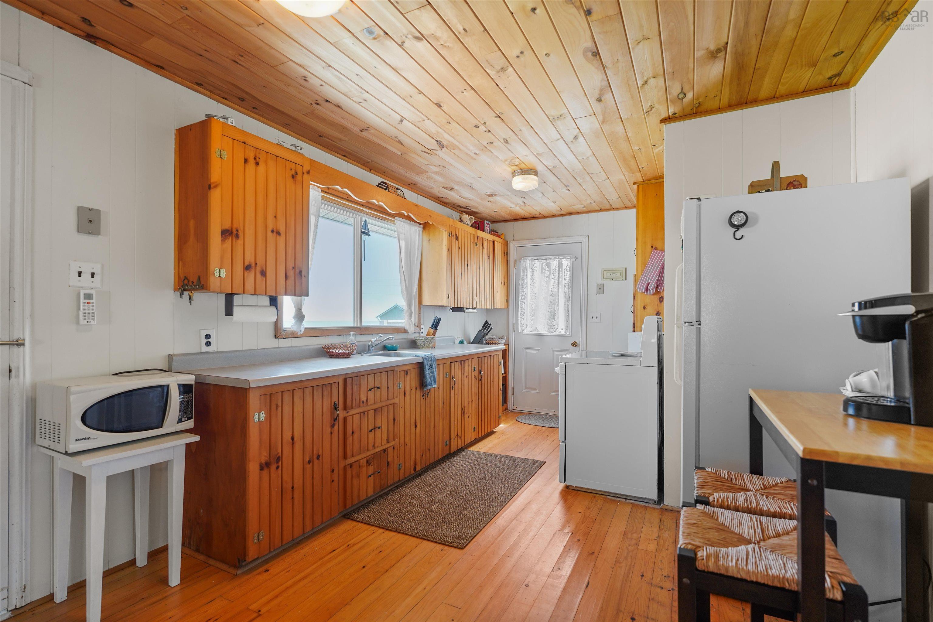$389,900.00: 111 Dawson Beach Road, Brule Shore