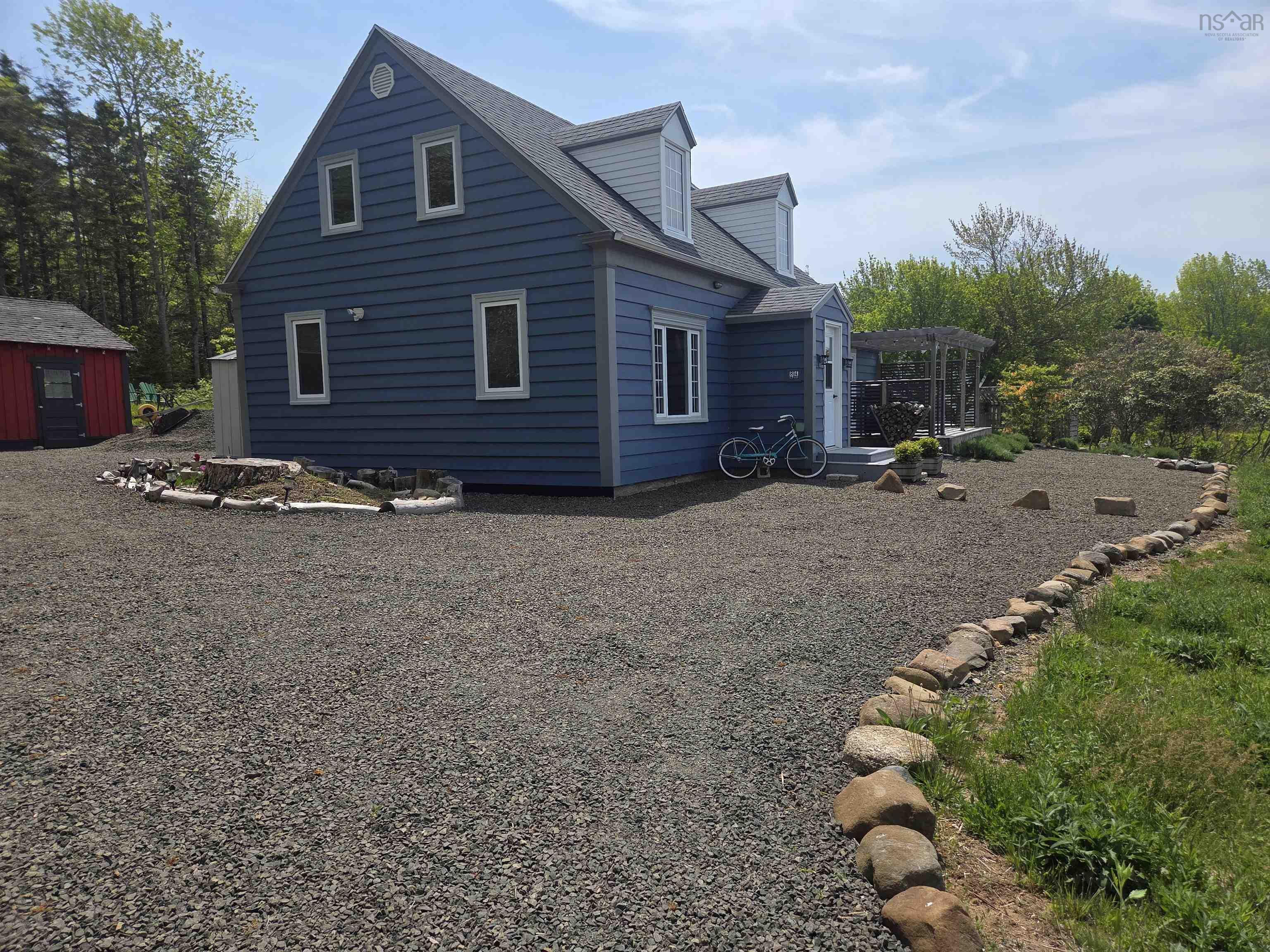 $420,000.00: 84 Old Post Road, Clementsport